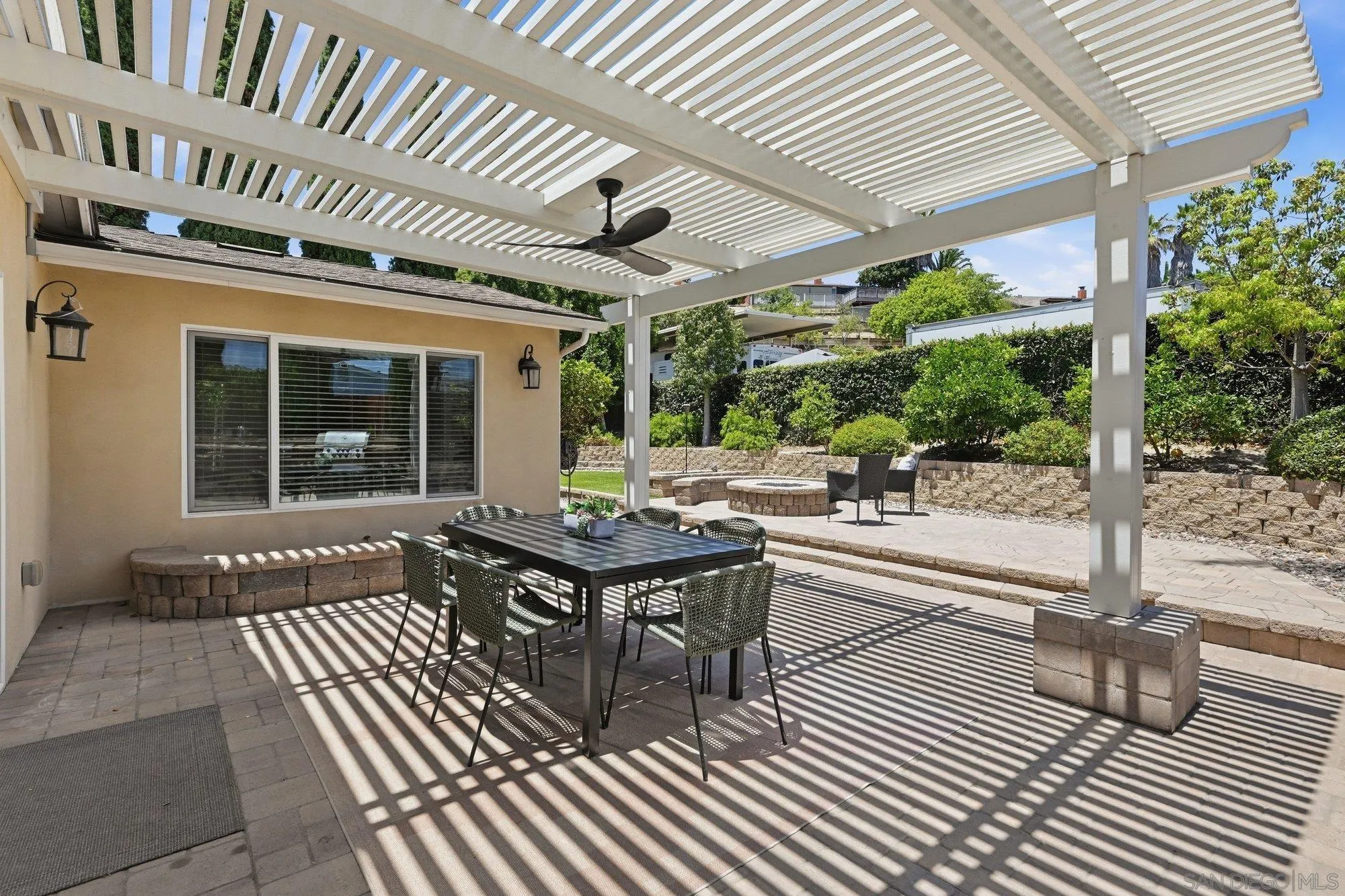 https://cdn.realtyfeed.com/cdn/127/260018100/18b0fff1881eef21c208f0a0426fefd9.webp