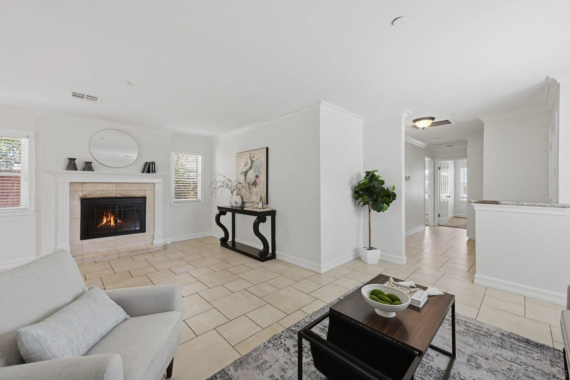 https://cdn.realtyfeed.com/cdn/127/260018100/24ab28e8b96293599b8816d13b36a751.webp