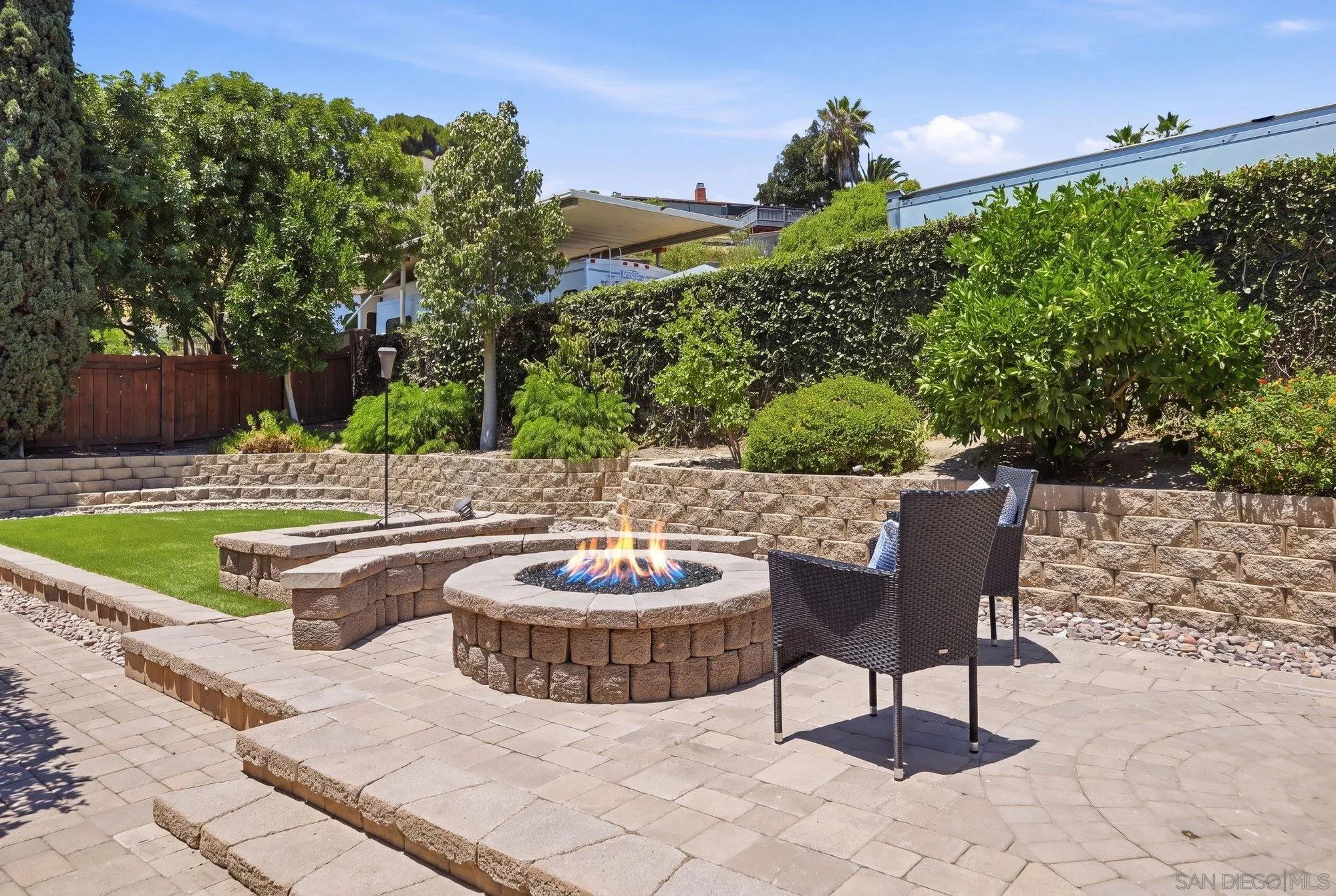 https://cdn.realtyfeed.com/cdn/127/260018100/68eb6357cb8fb5f1d0eebeebe82d36d3.webp