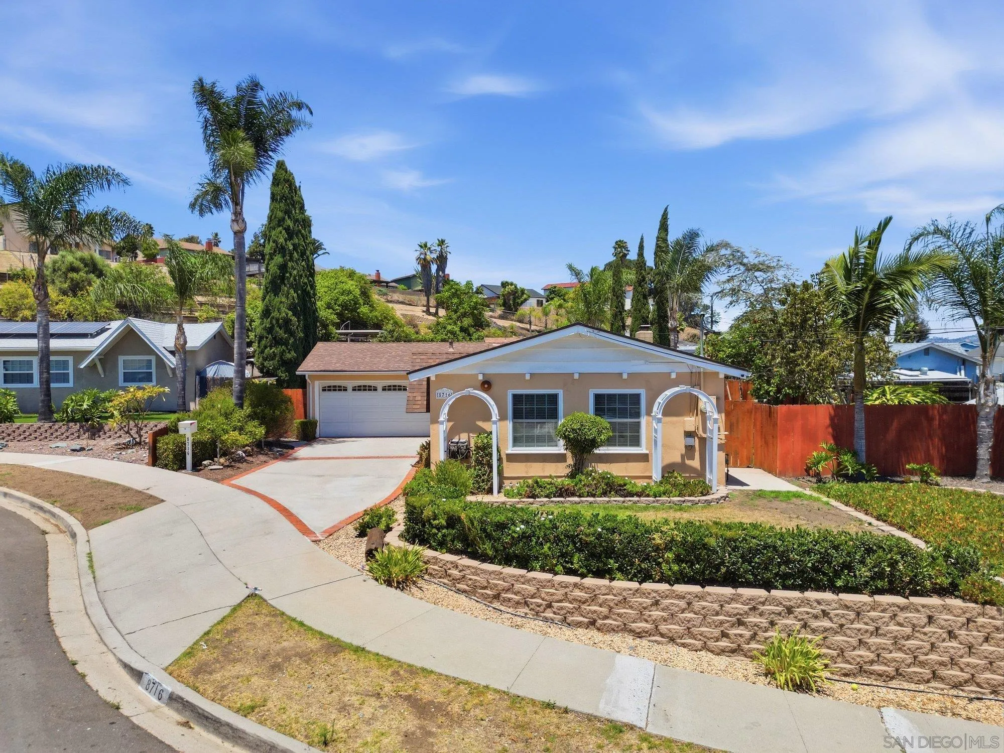 https://cdn.realtyfeed.com/cdn/127/260018100/cbf57b34f59e6e4b5f0a74187c2df50d.webp