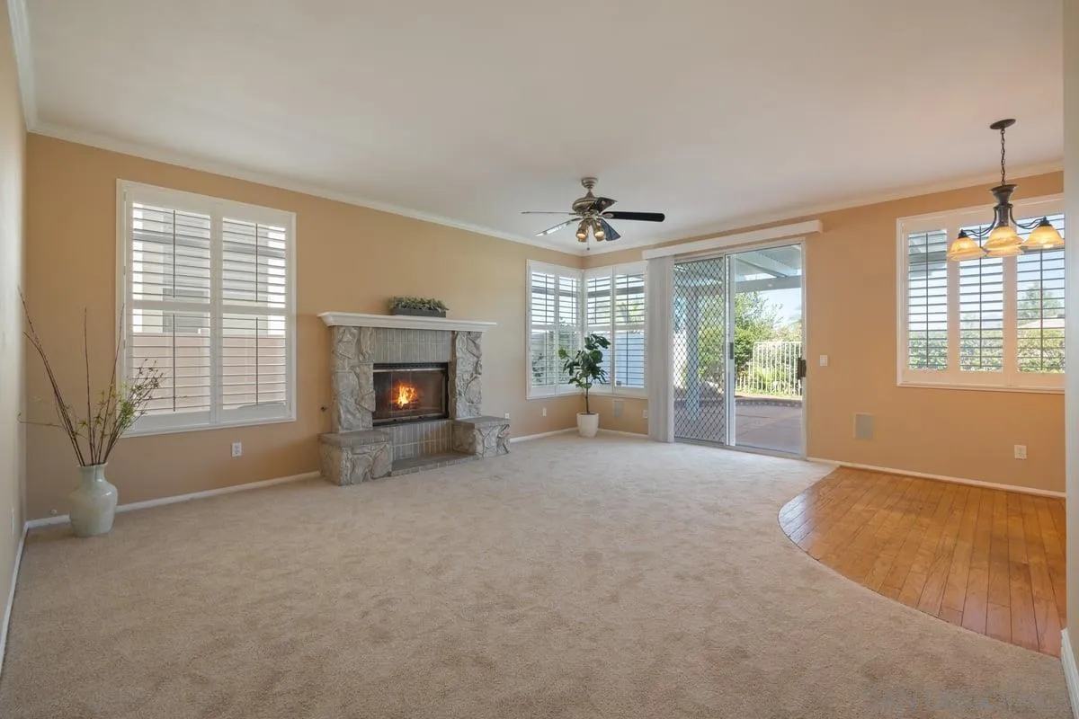 https://cdn.realtyfeed.com/cdn/127/260018102/7e95b91bcd58b121d90023170153dbd2.webp
