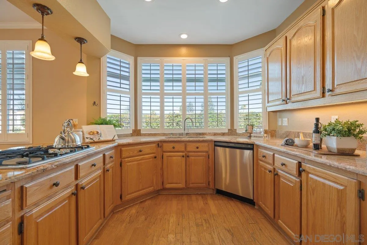 https://cdn.realtyfeed.com/cdn/127/260018102/8d2213d685a9a0a079c65dd405183115.webp
