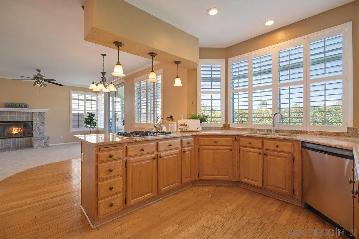 https://cdn.realtyfeed.com/cdn/127/260018102/dab14c94eeda351a54c87046ab4434c1.webp