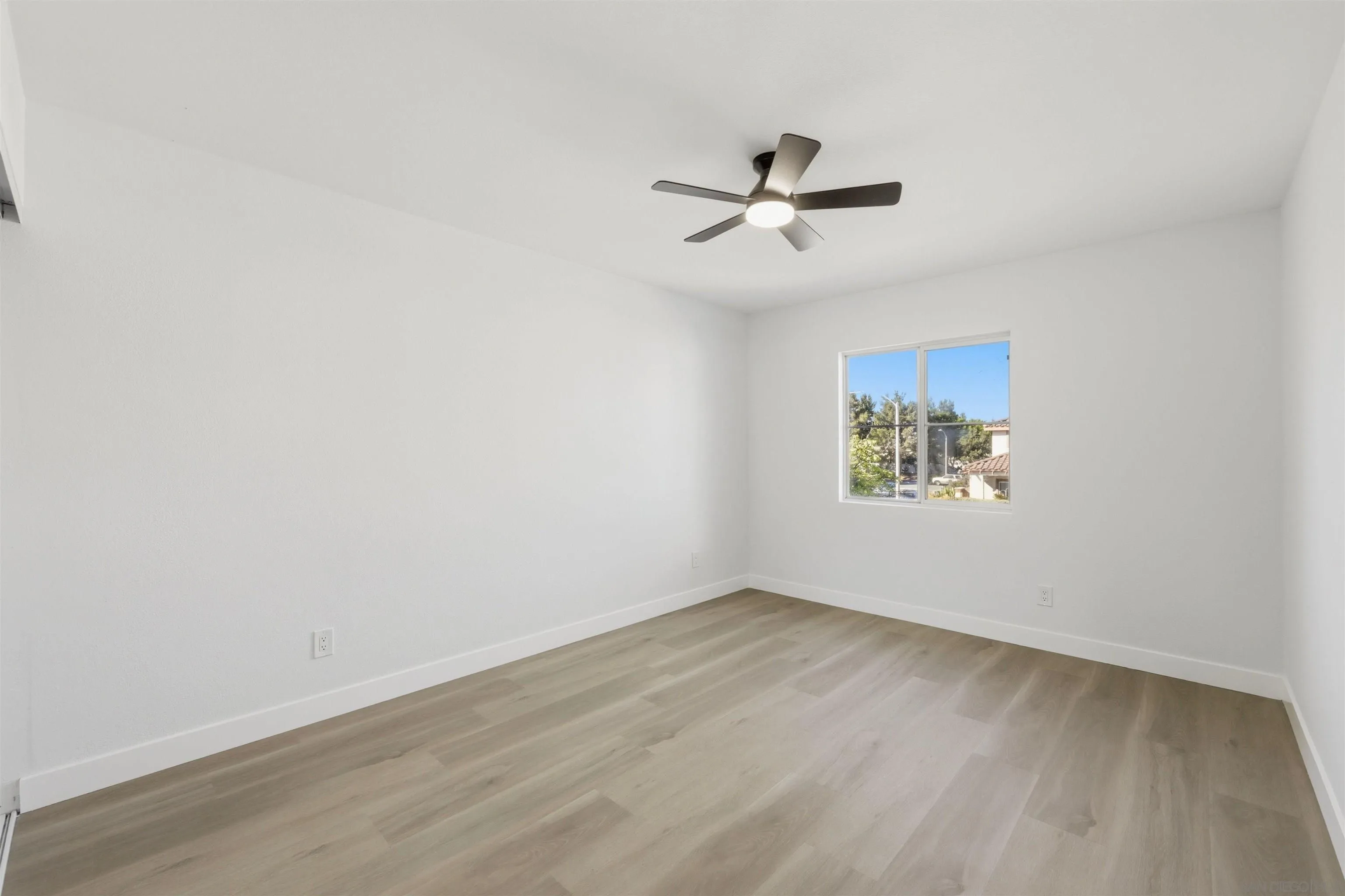 https://cdn.realtyfeed.com/cdn/127/260018112/53d12740b4b1008bd4072b4a11a1a51e.webp