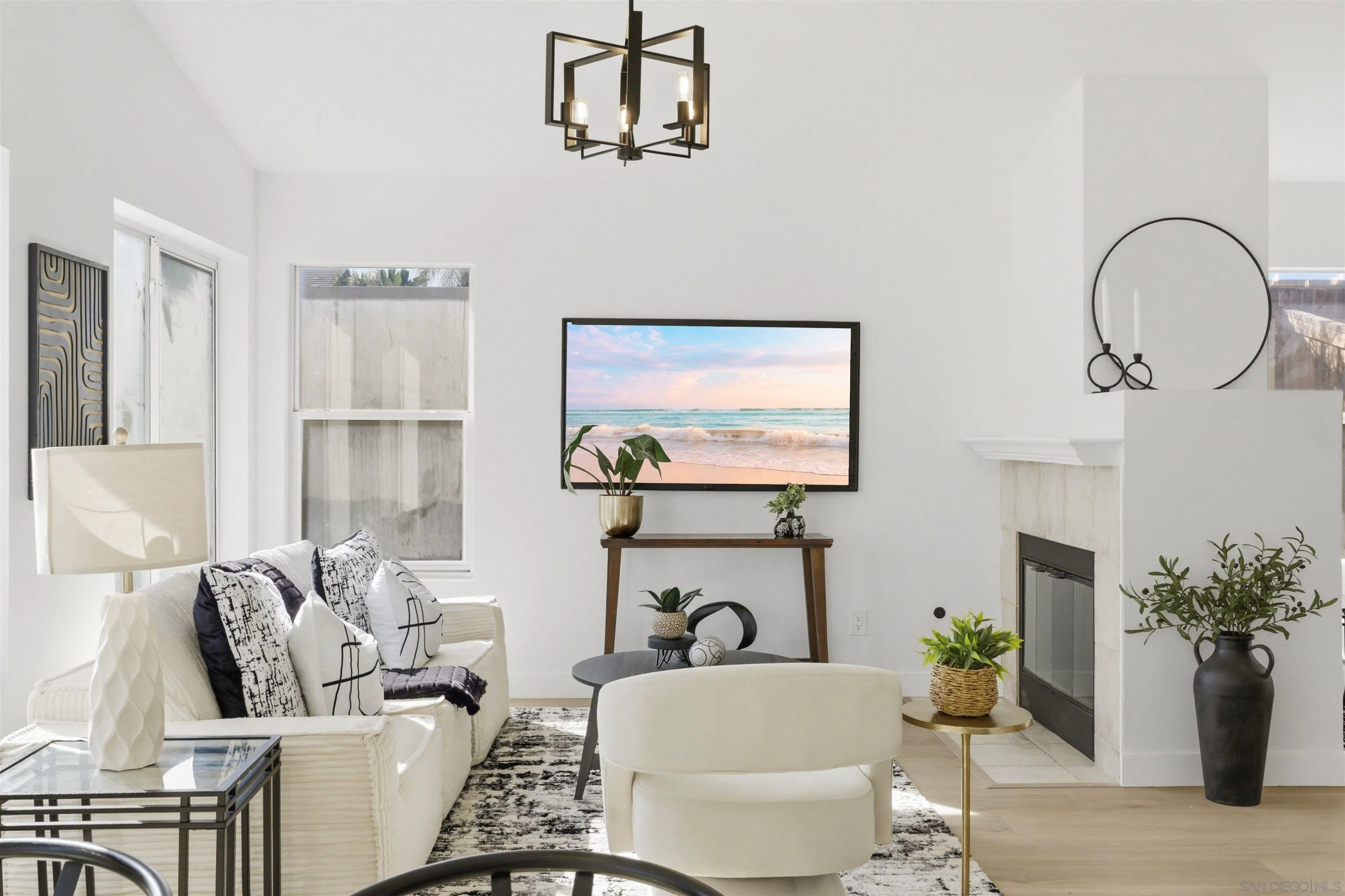 https://cdn.realtyfeed.com/cdn/127/260018112/638f101cb5c9c164b818eb780184dc13.webp