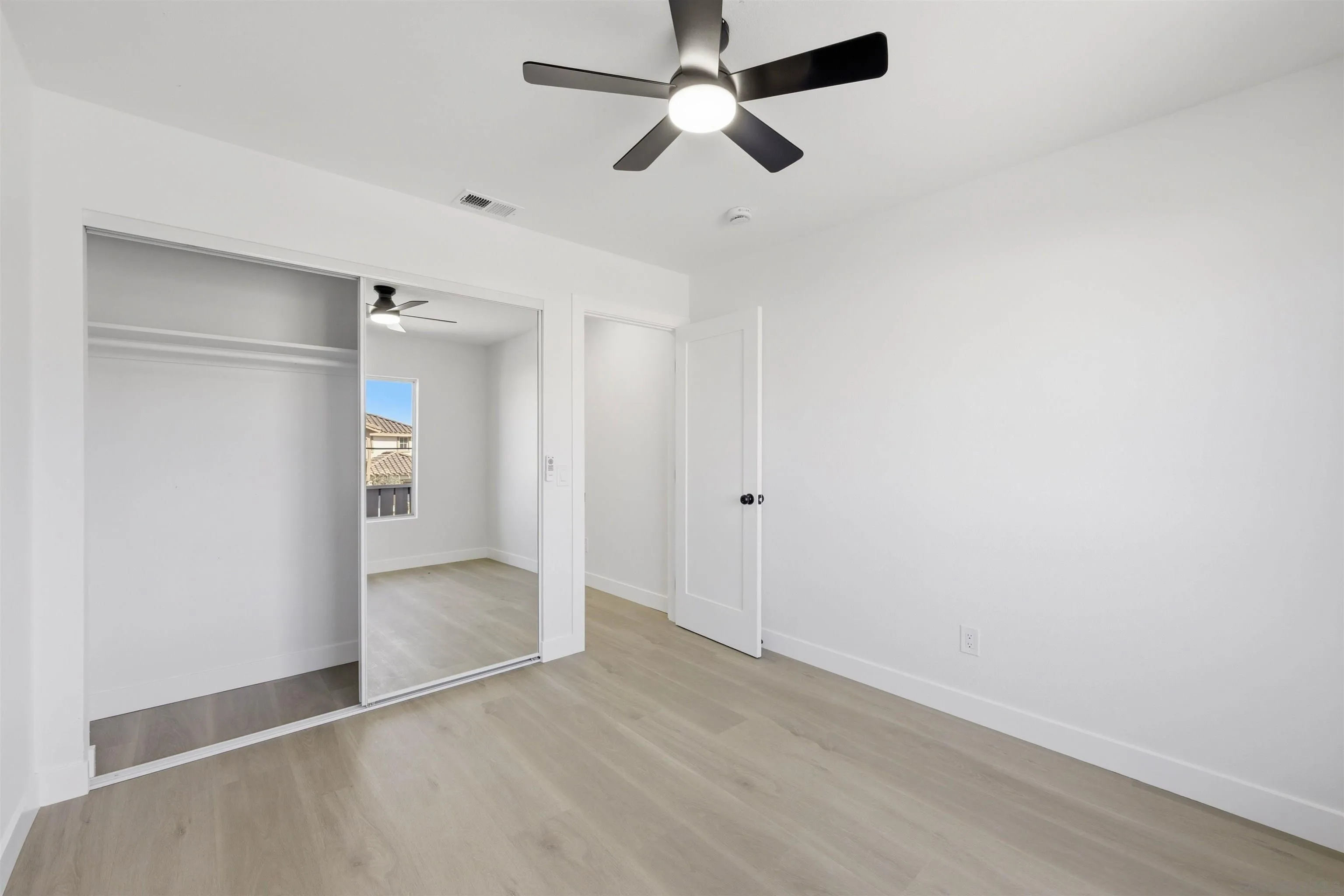 https://cdn.realtyfeed.com/cdn/127/260018112/647e46df70c00712b96b0828057abfea.webp