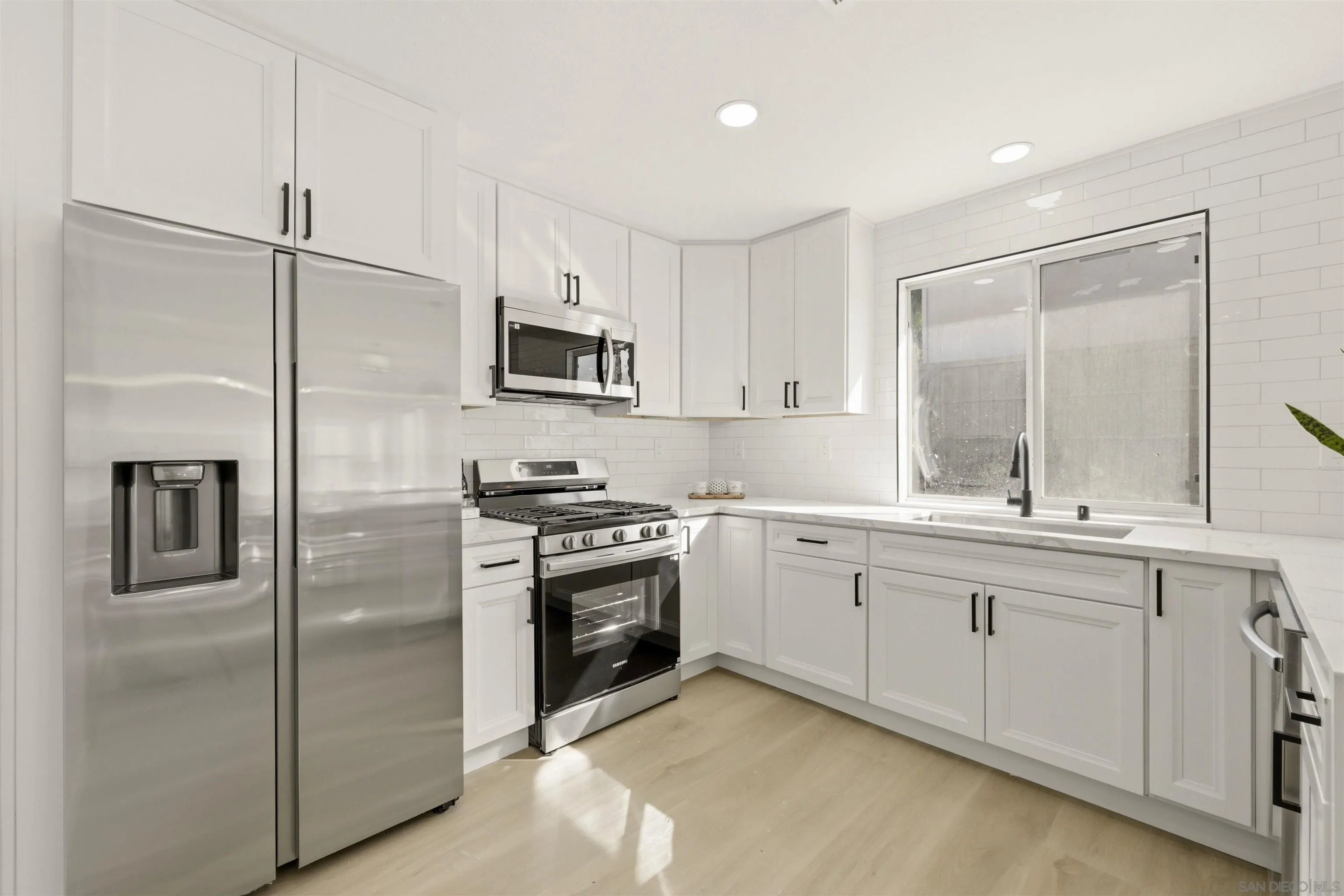 https://cdn.realtyfeed.com/cdn/127/260018112/66fe897933f39eca9c992c4e14a81465.webp