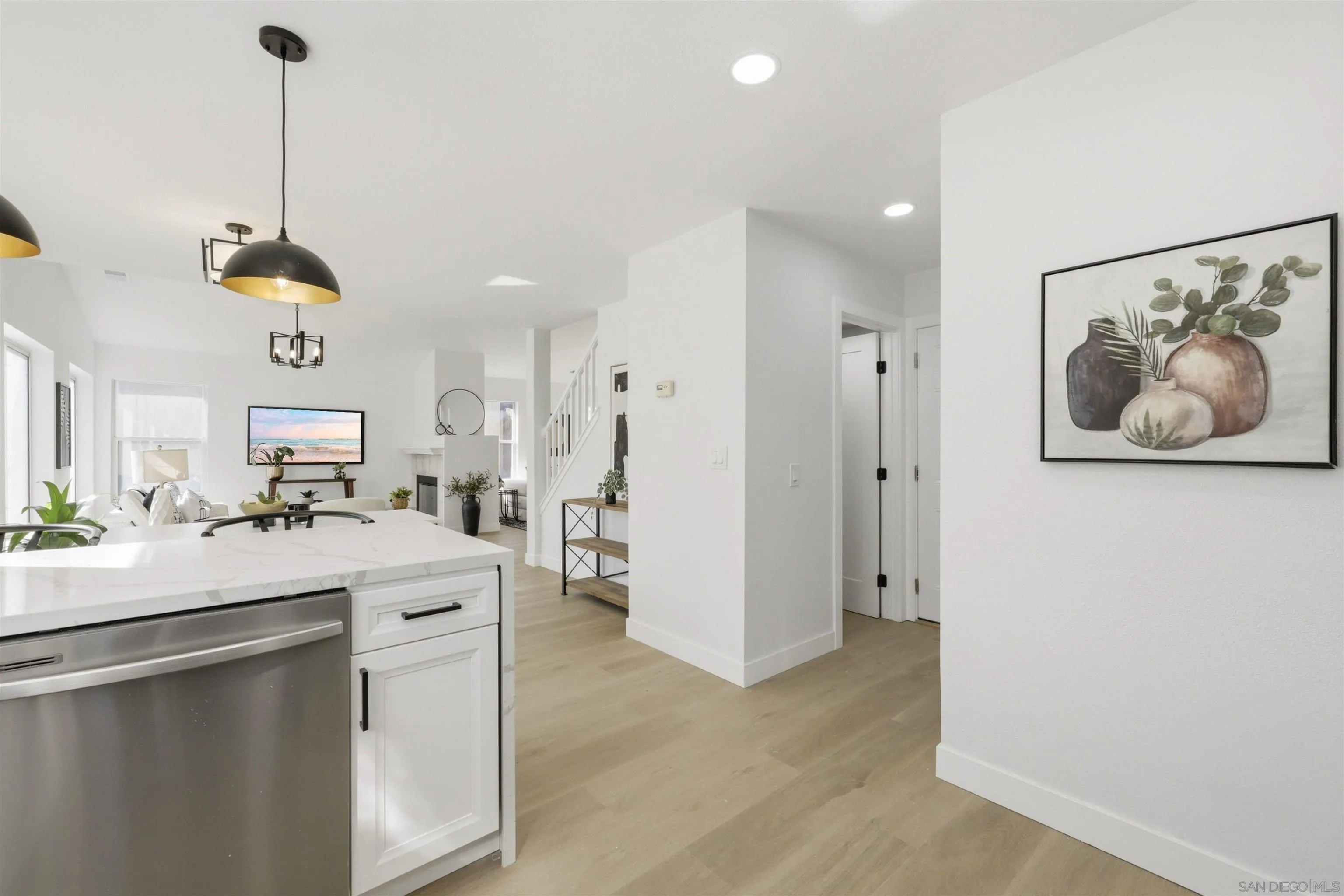 https://cdn.realtyfeed.com/cdn/127/260018112/7793335de4909118e0eb2fed82067ca5.webp