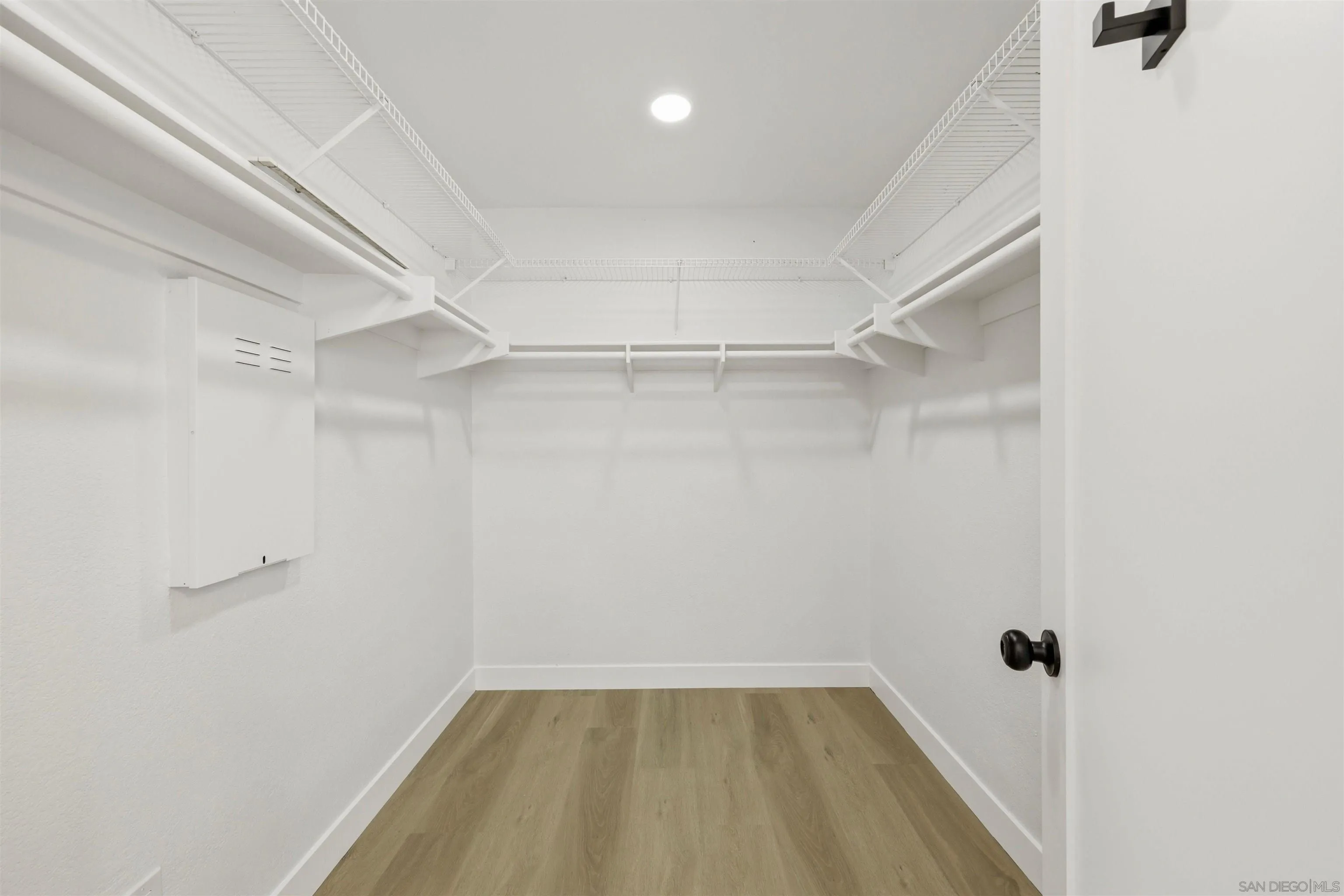 https://cdn.realtyfeed.com/cdn/127/260018112/e52ec15aa05e6745e708f3645d514f38.webp