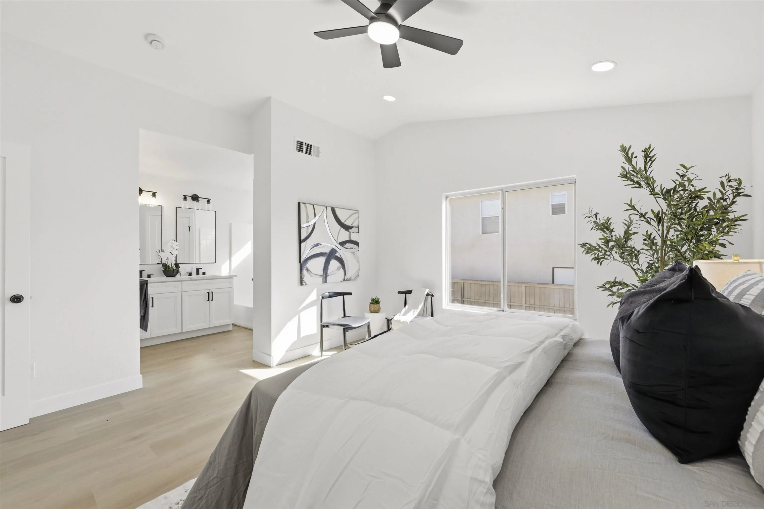 https://cdn.realtyfeed.com/cdn/127/260018112/f2834be2b3d6f2f1217b35a8427aea47.webp