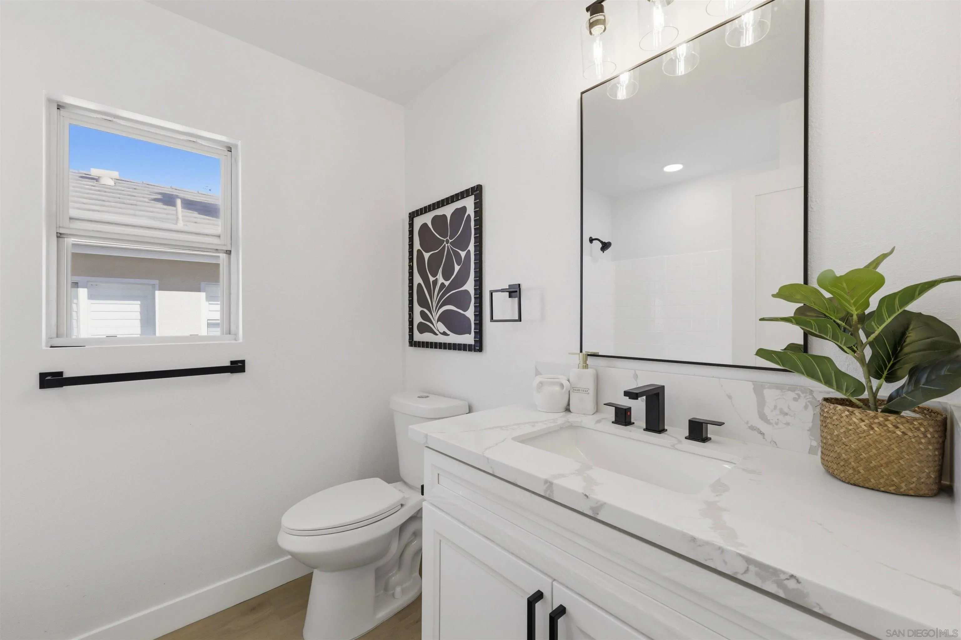 https://cdn.realtyfeed.com/cdn/127/260018112/f374860d26a76143f08d6cb71e66ac3b.webp