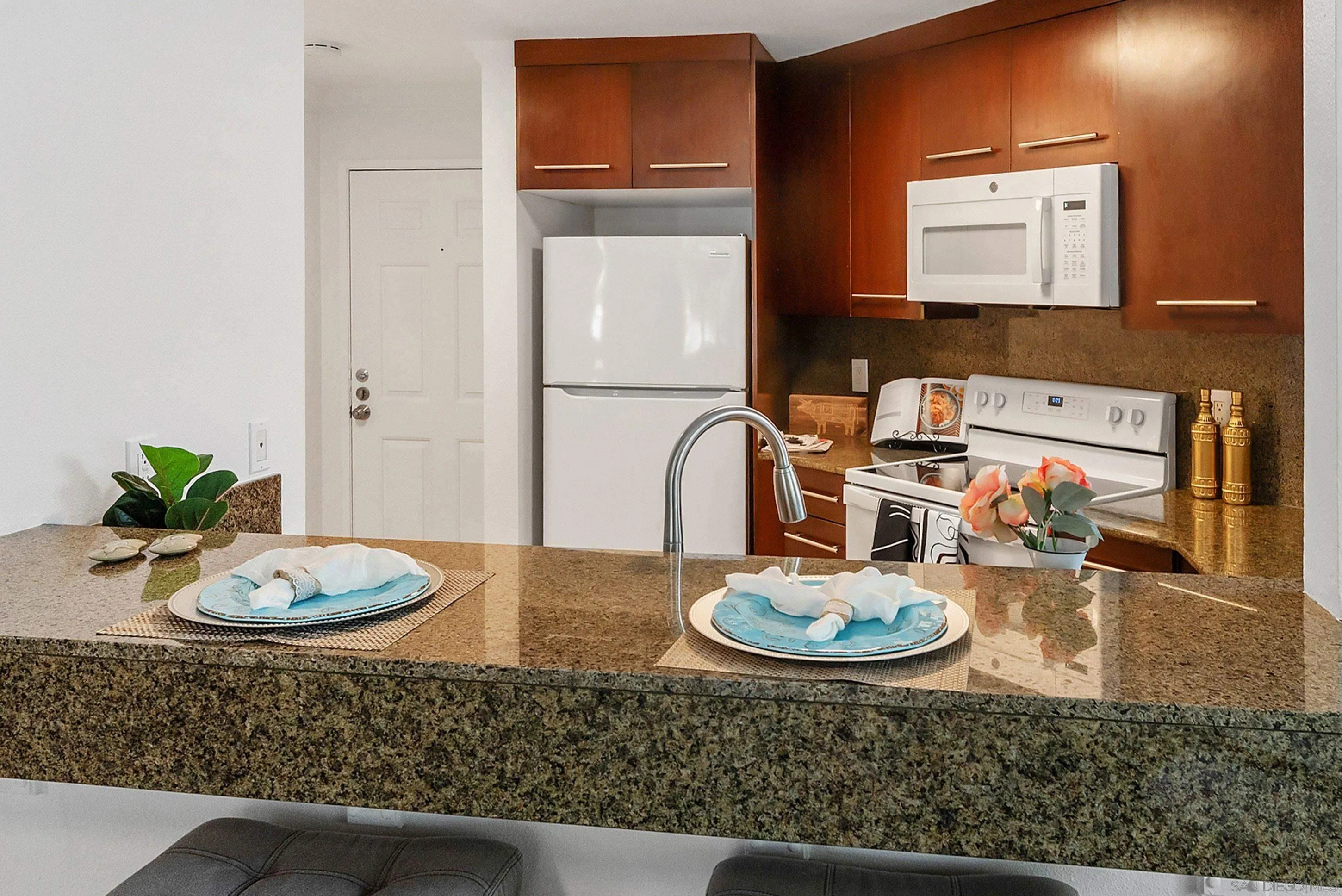 Photo #12: 260018114 Listing: Photo #12