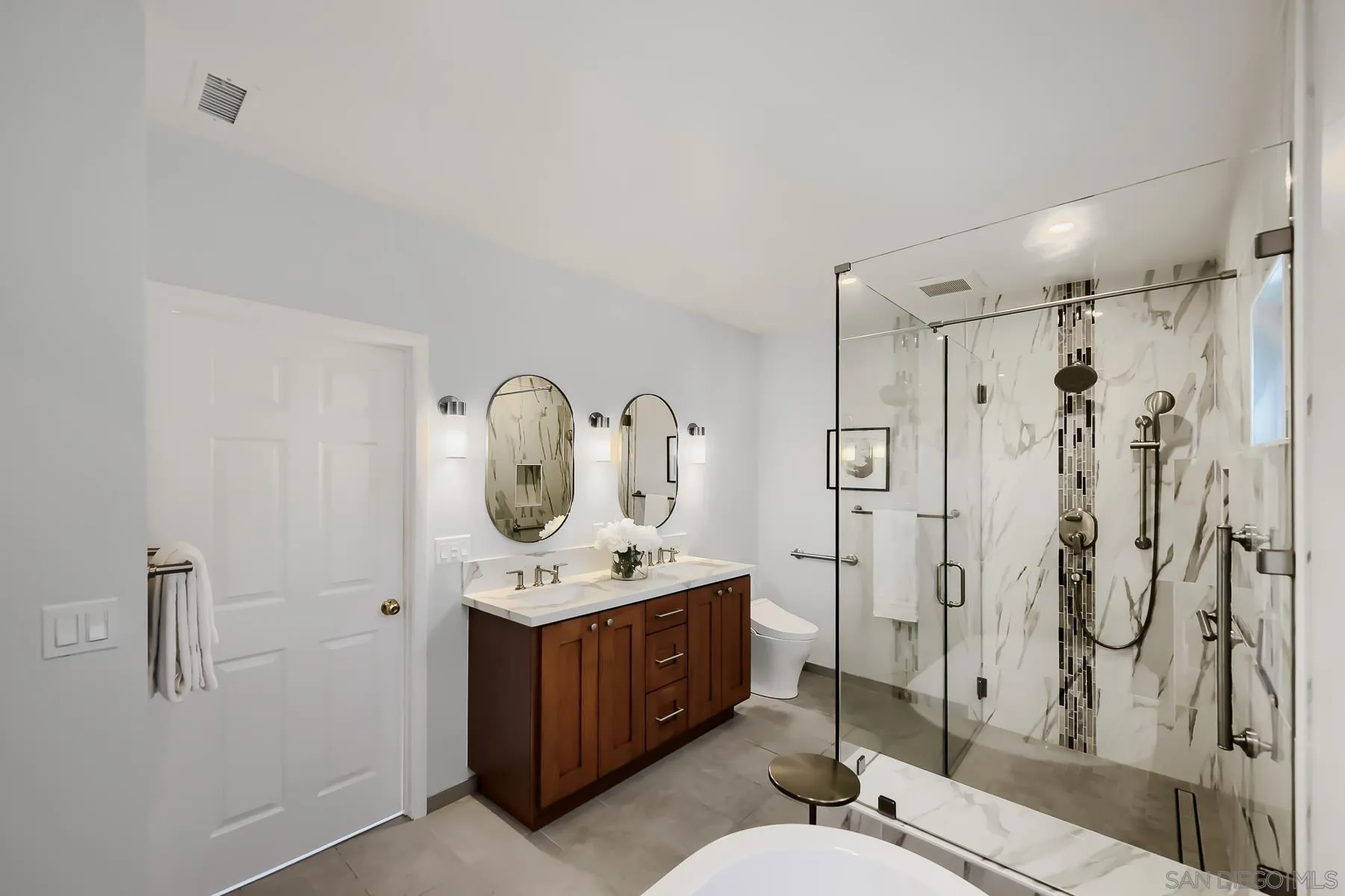 https://cdn.realtyfeed.com/cdn/127/260018121/17ca8950195b96c3f3333a0bc90b0c7b.webp