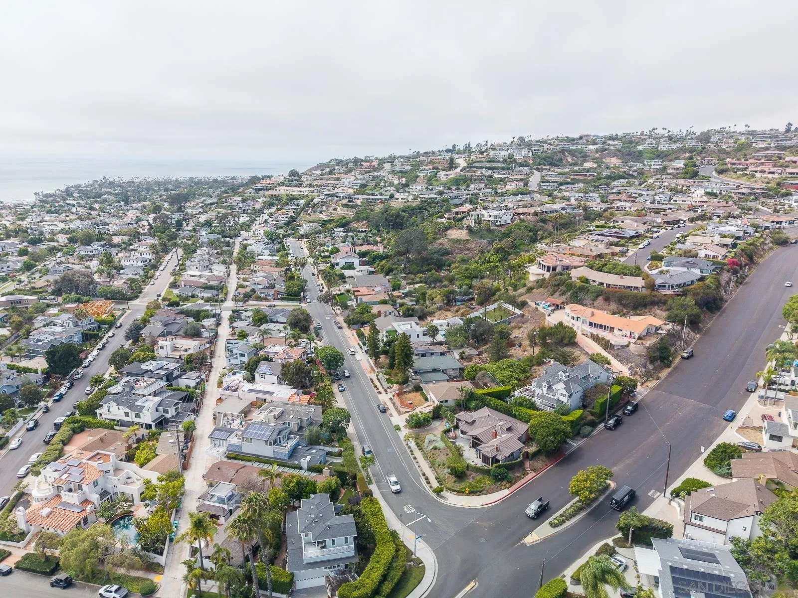 https://cdn.realtyfeed.com/cdn/127/260018121/30c42e655fa9cb92c11084bc55660829.webp