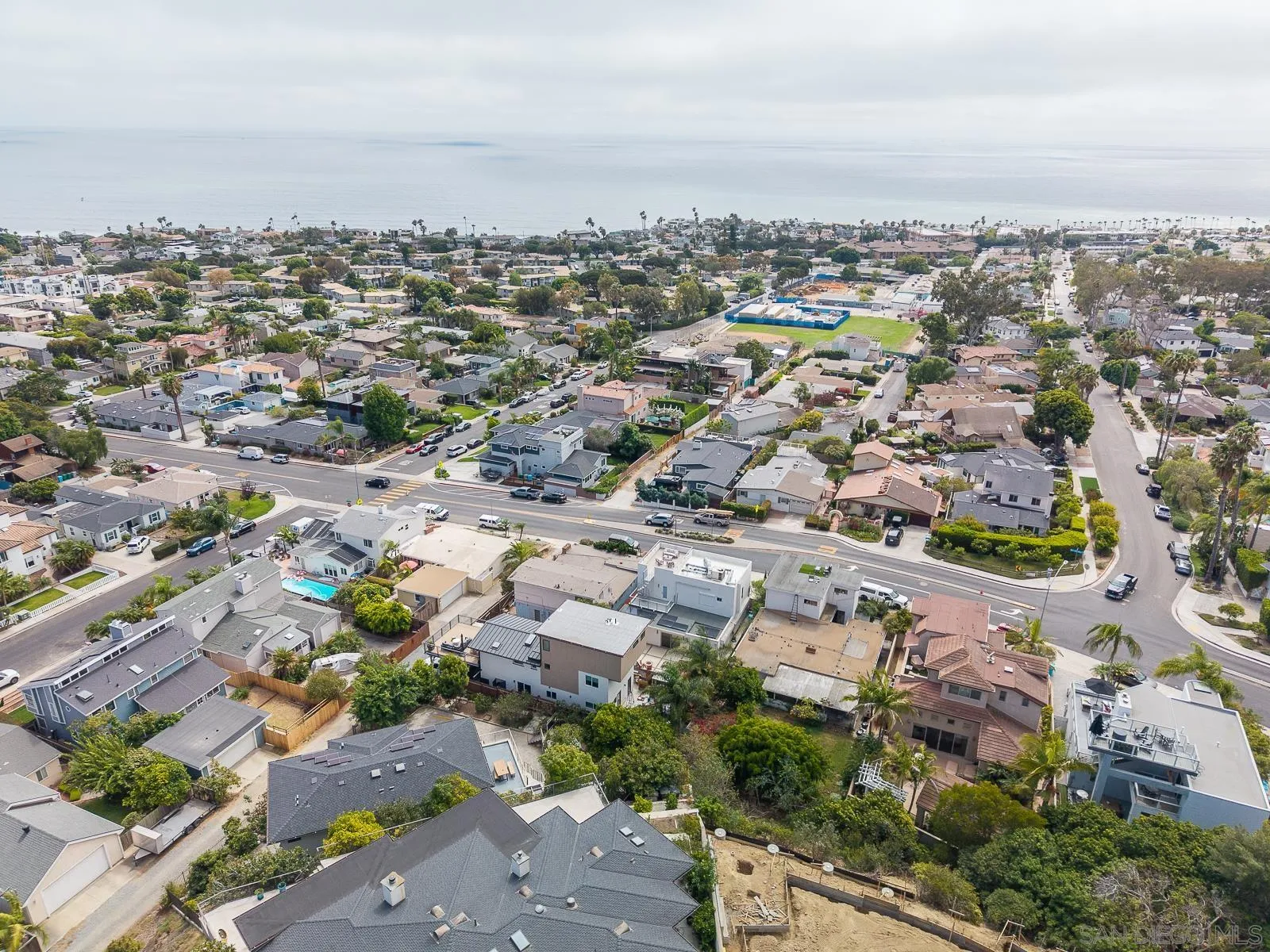 https://cdn.realtyfeed.com/cdn/127/260018121/53c7648d7b76d1625f102735e2704fd8.webp