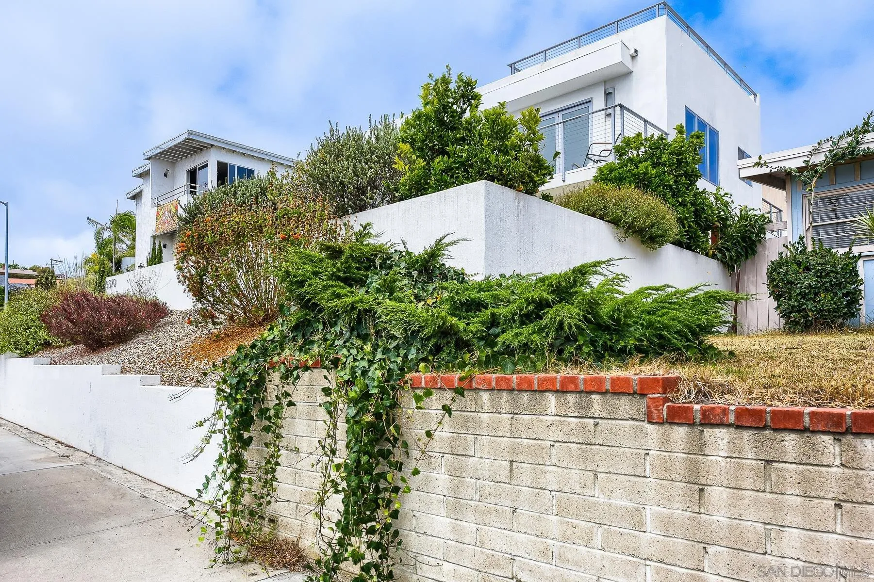 https://cdn.realtyfeed.com/cdn/127/260018121/64b2cab56087aa20e03aa8ae8bce5a55.webp
