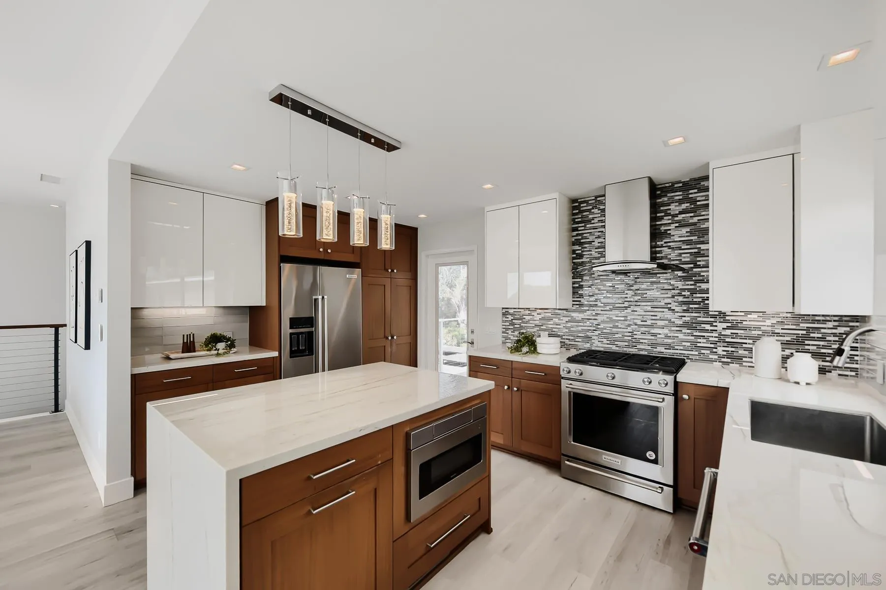 https://cdn.realtyfeed.com/cdn/127/260018121/84b3608cc6060b3b99ca9e25fa61e549.webp