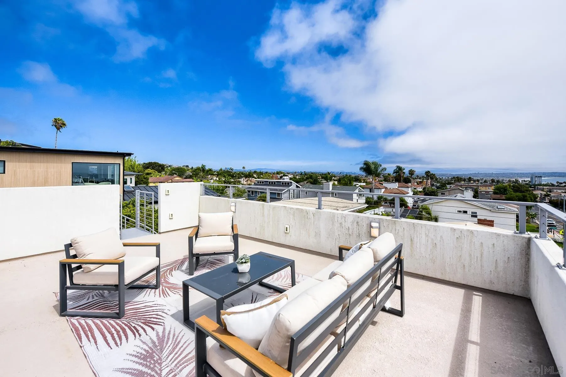 https://cdn.realtyfeed.com/cdn/127/260018121/b2b0c51dc028ef4f3d11d69d732b1778.webp