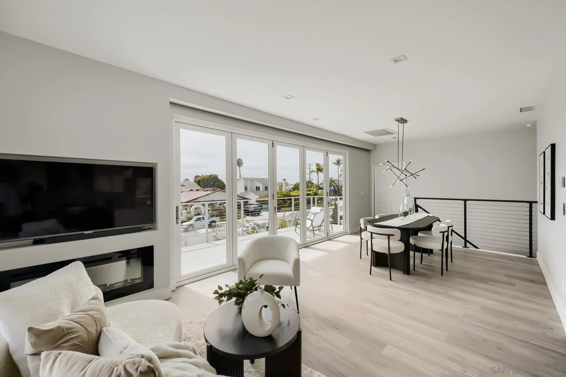 https://cdn.realtyfeed.com/cdn/127/260018121/d73d0ecb5edb695d9791bf9ba21d3781.webp