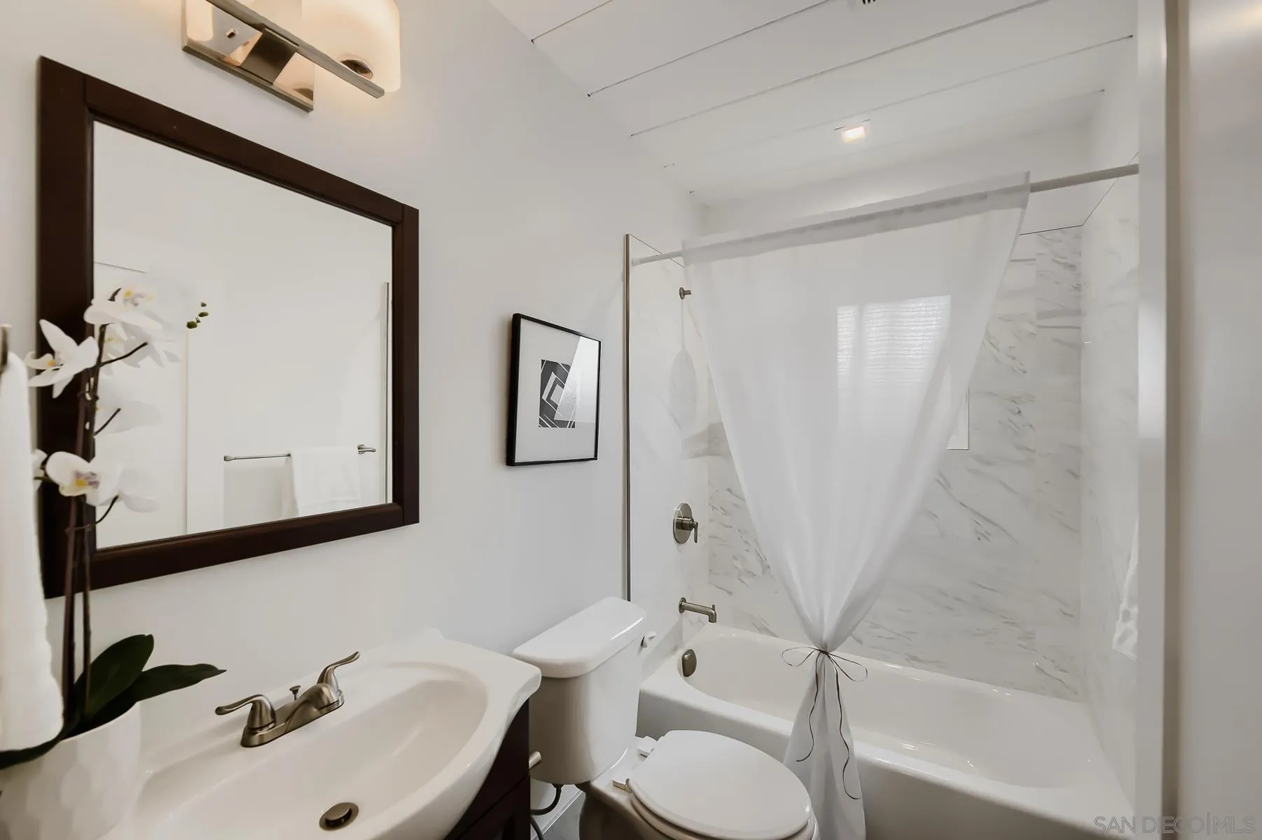 https://cdn.realtyfeed.com/cdn/127/260018121/f690a80a38bbb251495c0ef89a2f4fa9.webp
