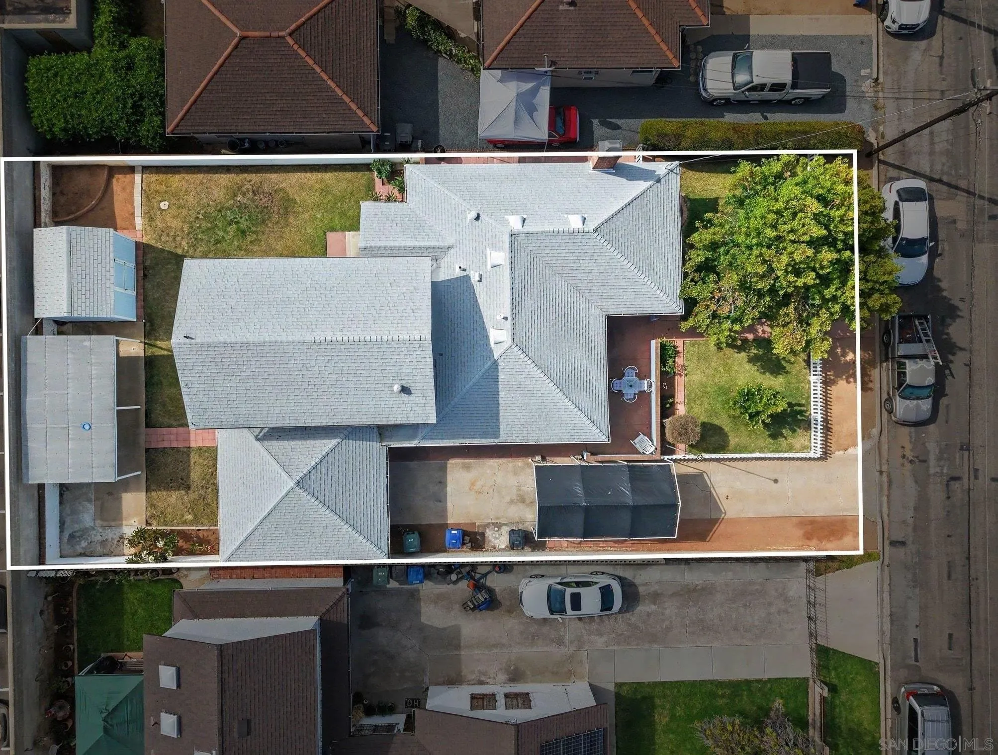 https://cdn.realtyfeed.com/cdn/127/260018126/312b489ba418e97d46d2dba2d136bbe6.webp