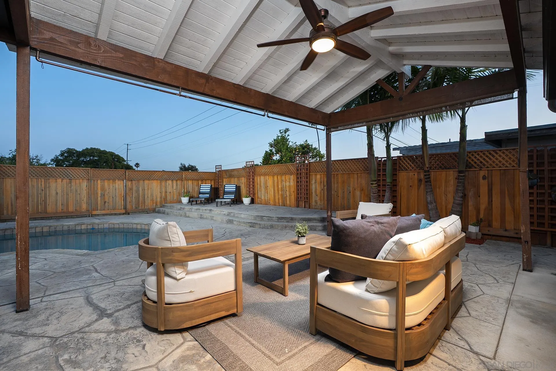 https://cdn.realtyfeed.com/cdn/127/260018127/309ff72ce2ec9ceac216ba08d4cb90e0.webp