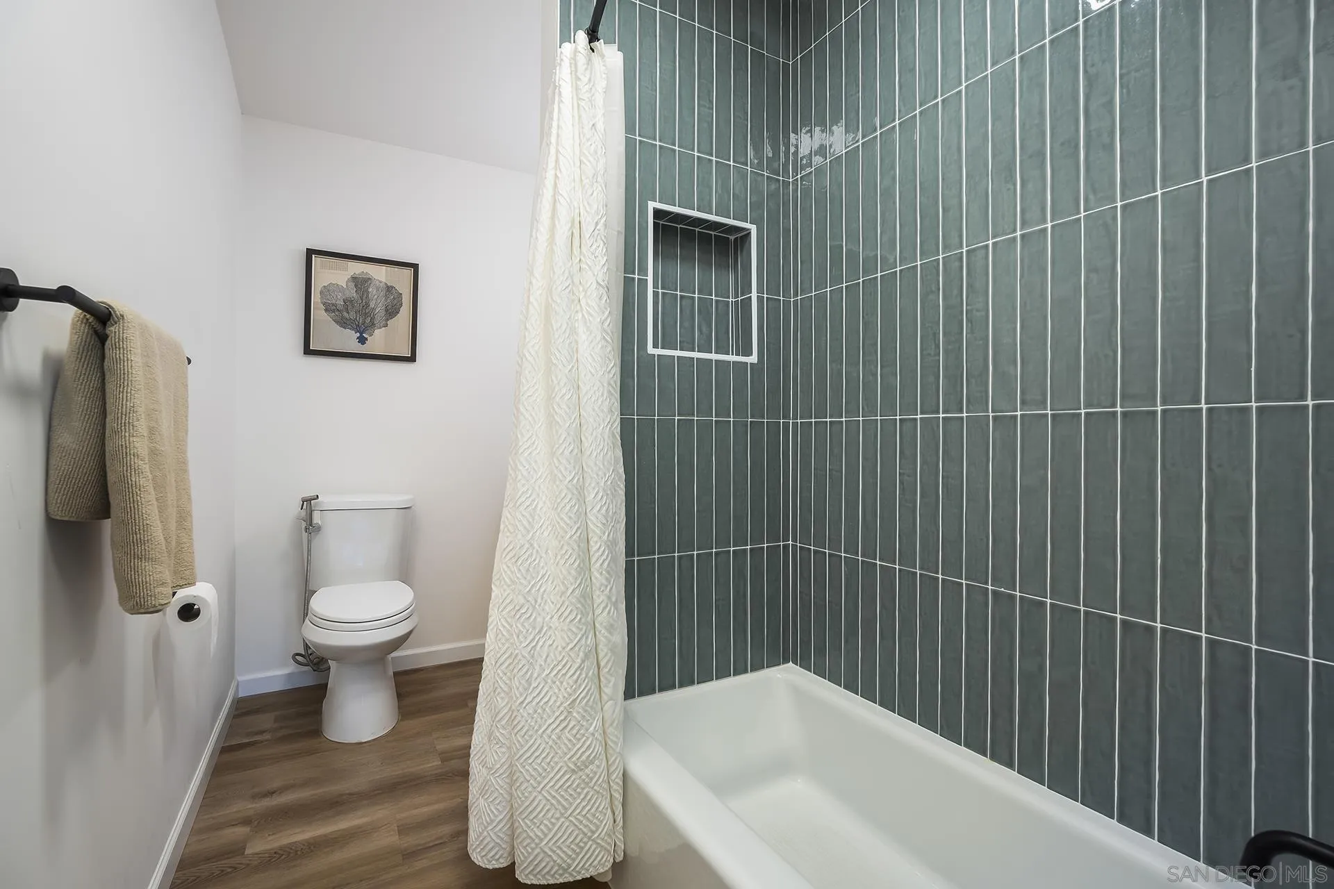https://cdn.realtyfeed.com/cdn/127/260018127/34531dd3f4ce349730c46cf918698847.webp
