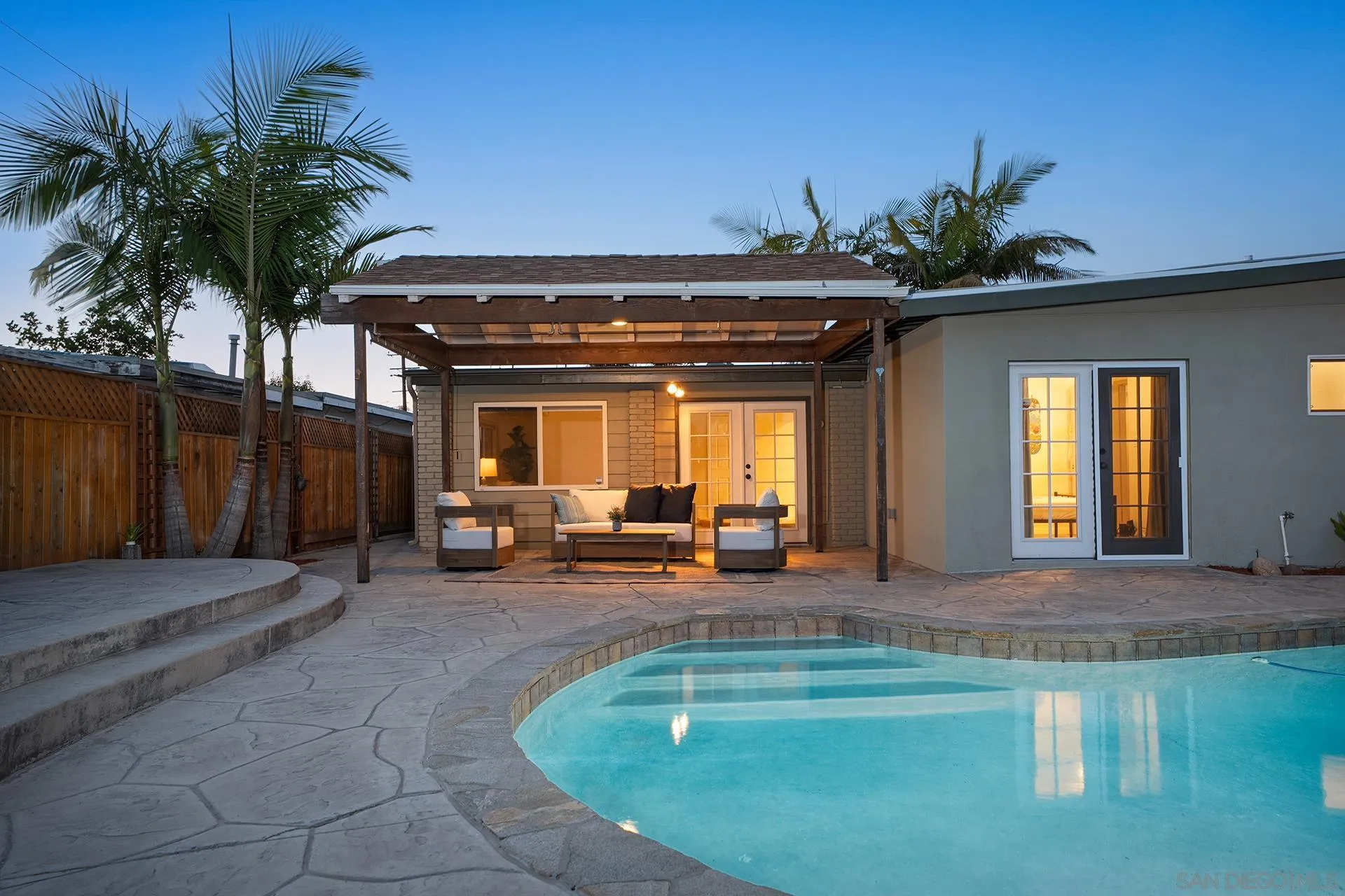 https://cdn.realtyfeed.com/cdn/127/260018127/5f2a36061bc30dec49c094fccadd4cd3.webp