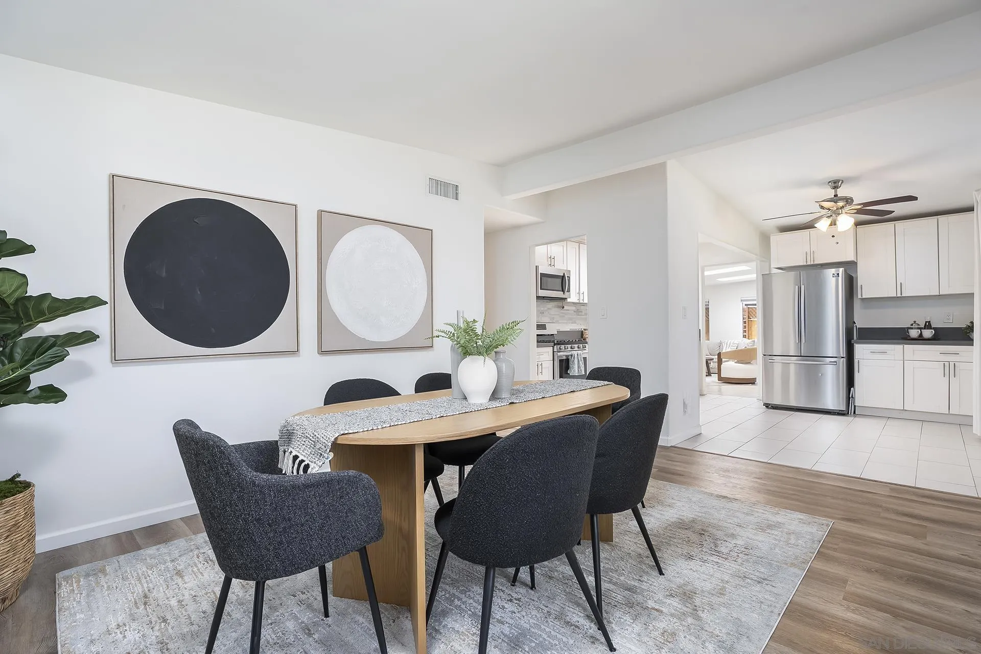 https://cdn.realtyfeed.com/cdn/127/260018127/8ea662c4194892070431e062dcfbfb52.webp