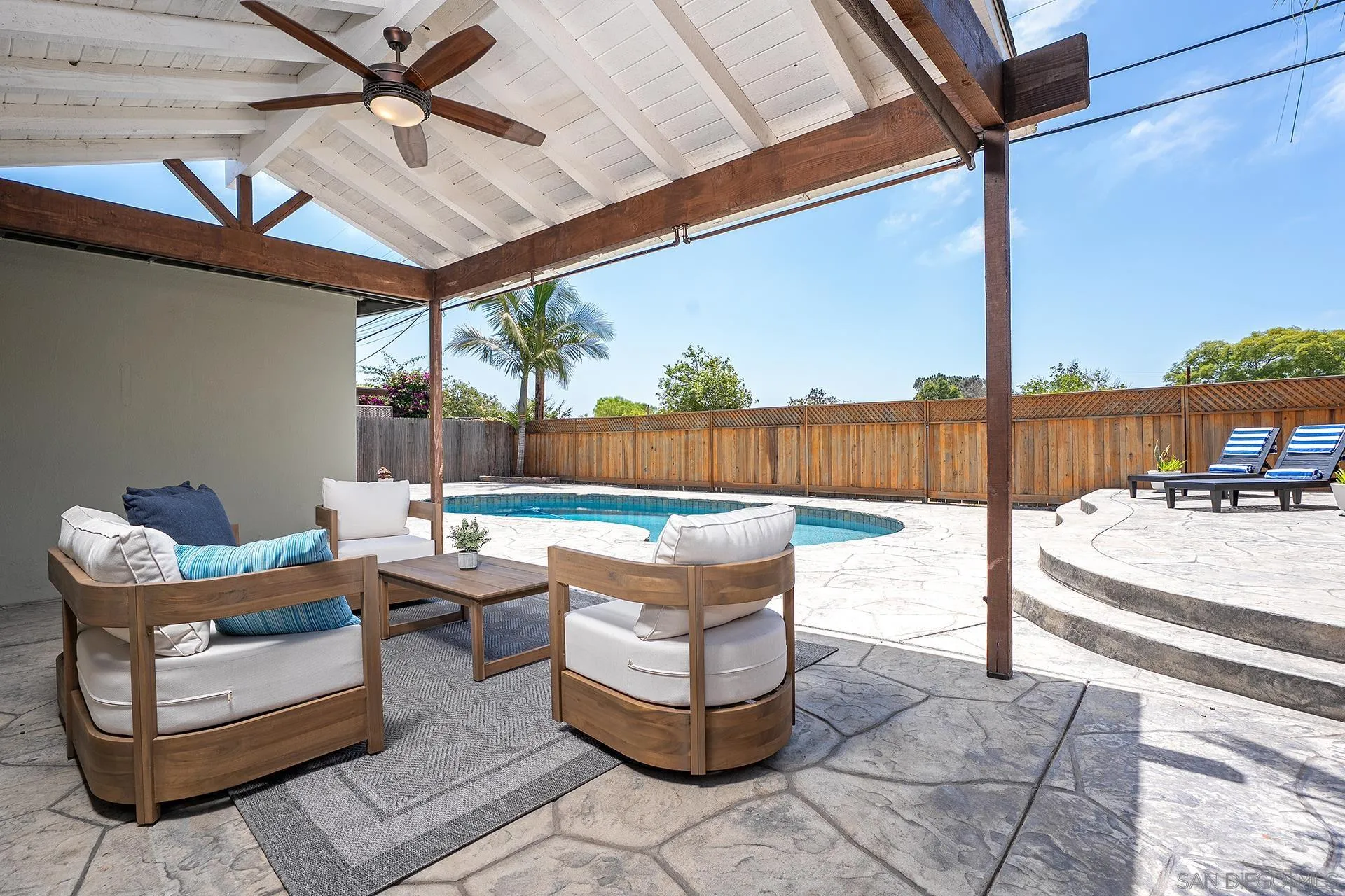 https://cdn.realtyfeed.com/cdn/127/260018127/fb399bc6526aba9618e712e8f56baf80.webp