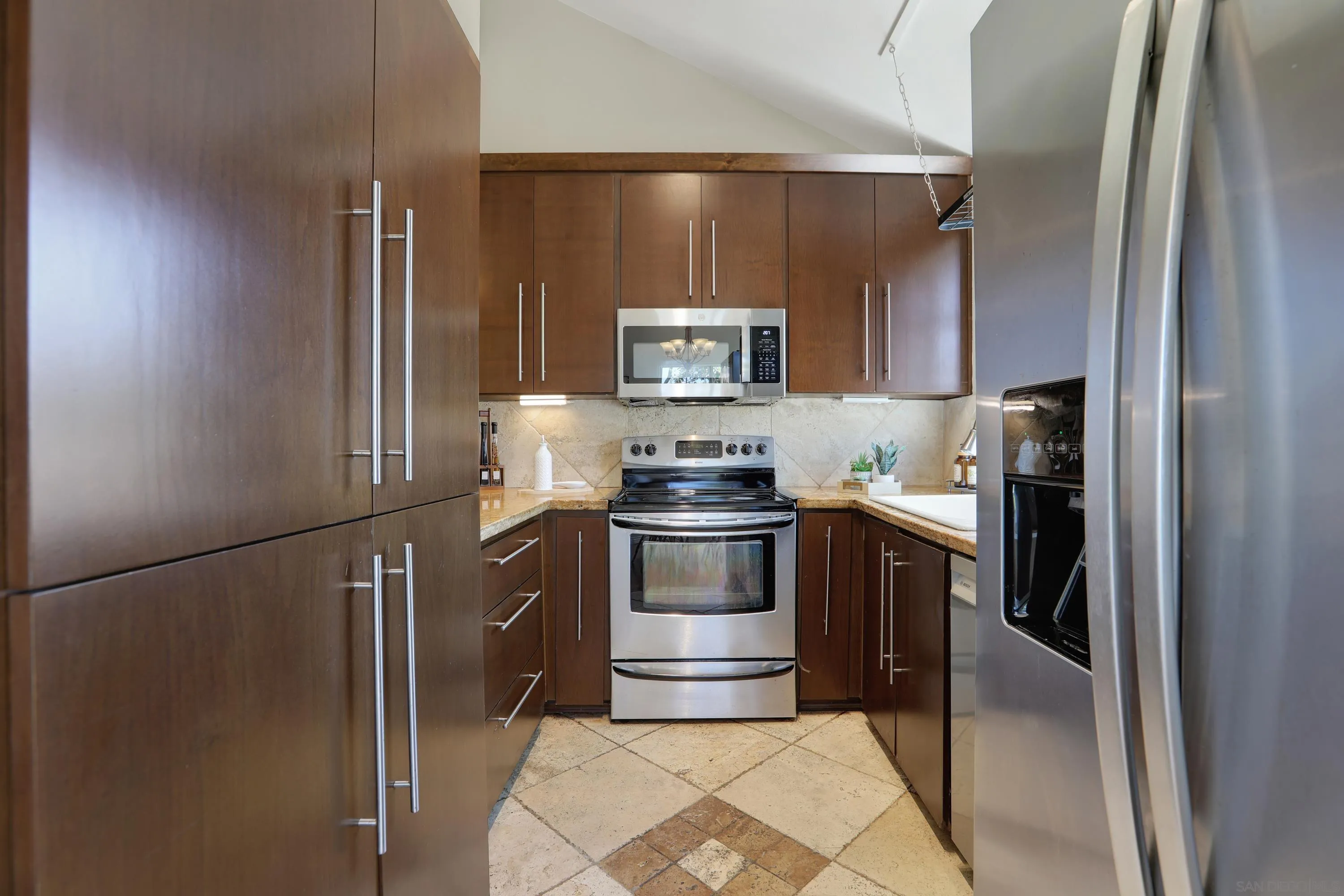 https://cdn.realtyfeed.com/cdn/127/260018129/7abfa0f06ff1362cfd9037f80439c5ee.webp