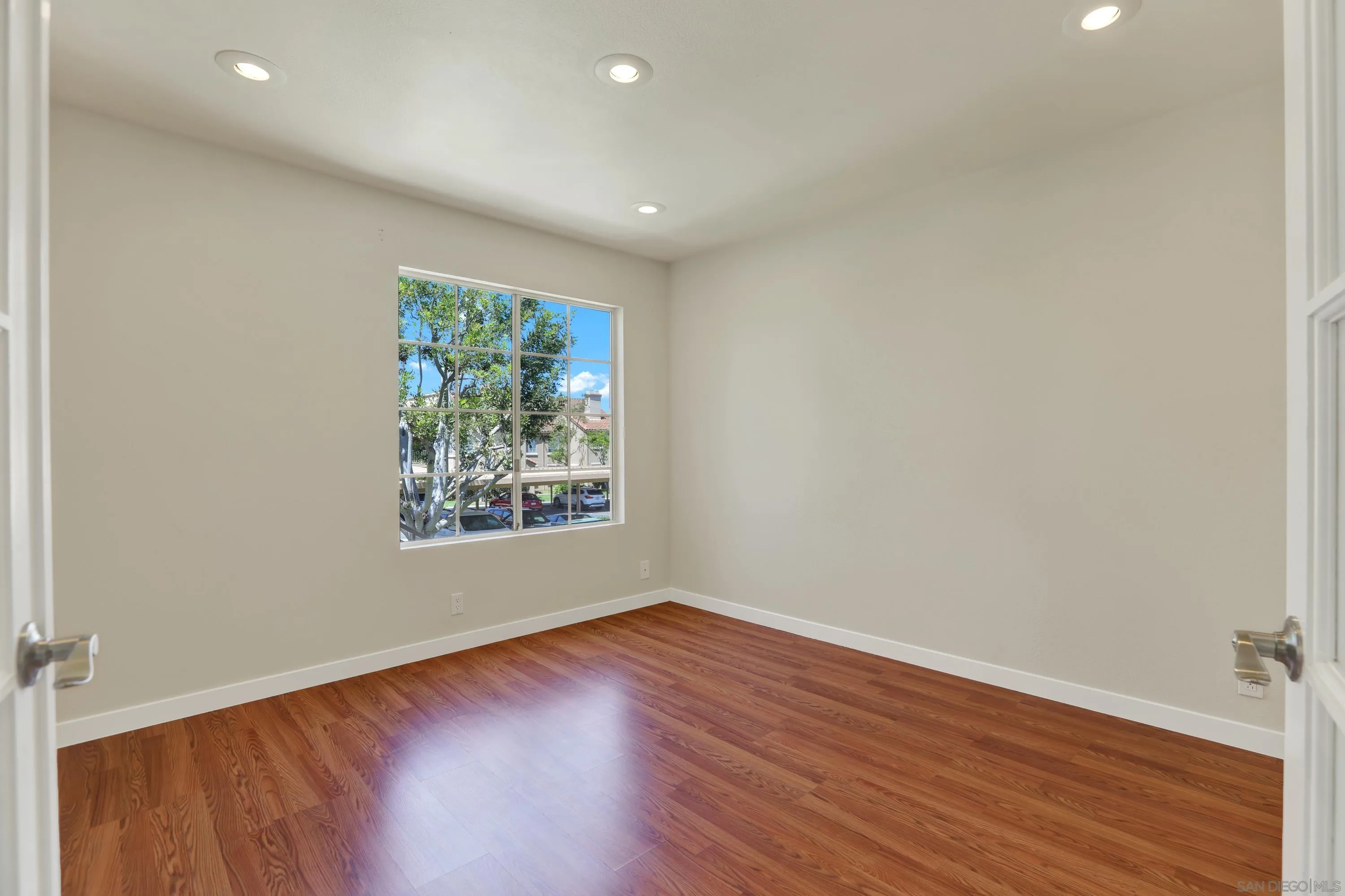 https://cdn.realtyfeed.com/cdn/127/260018129/9a8b36f6ff484a697c475750e4324374.webp