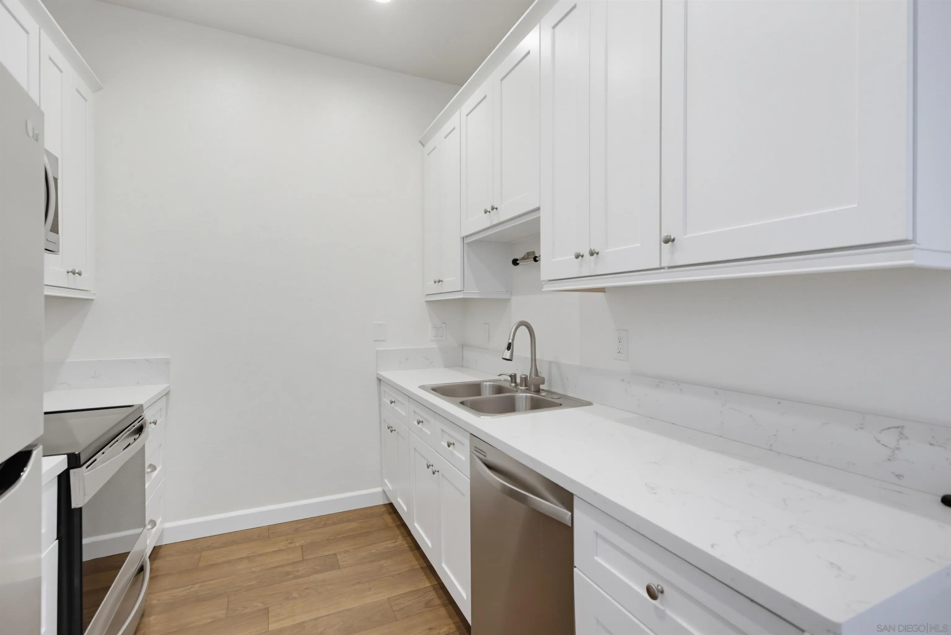 Photo #5: 260018130 Listing: Photo #5