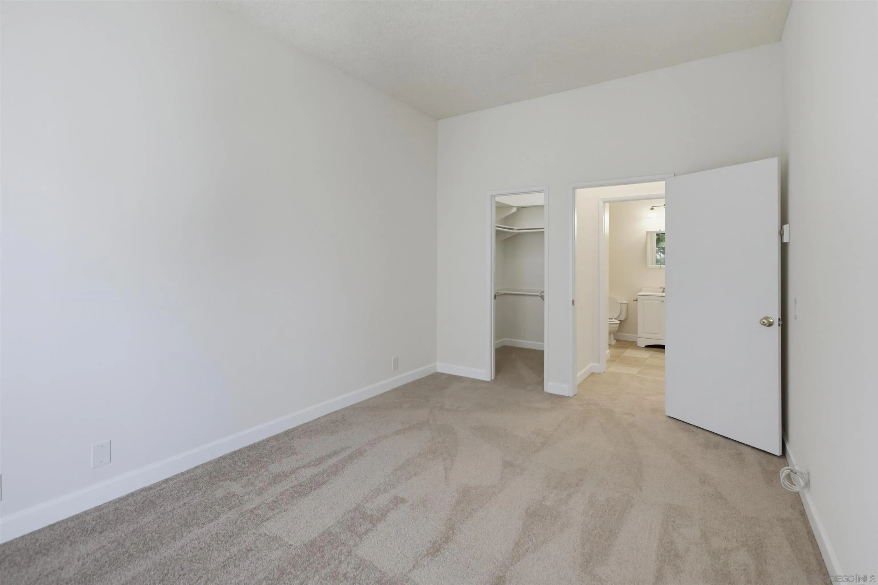 Photo #14: 260018130 Listing: Photo #14