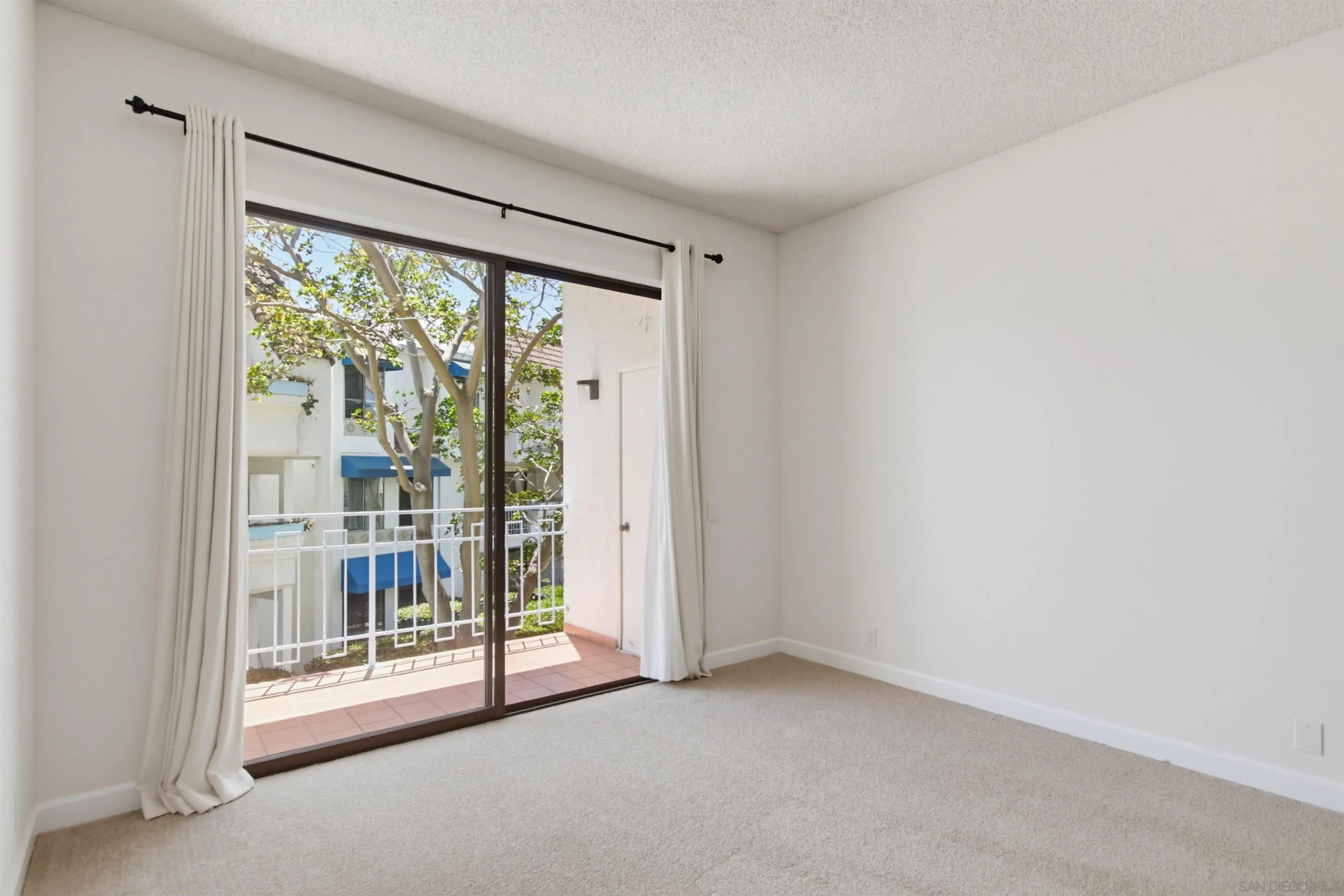 Photo #8: 260018130 Listing: Photo #8