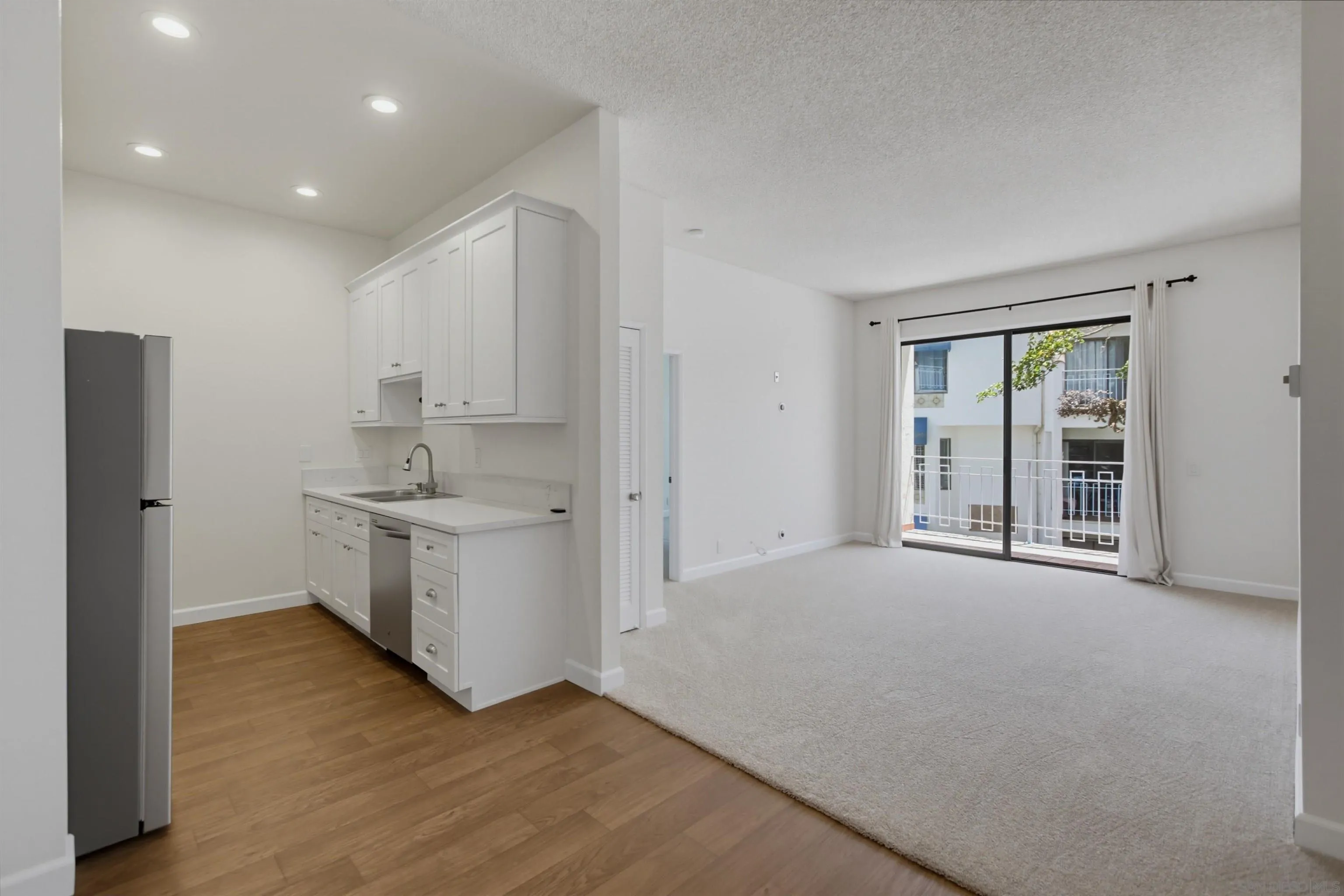 Photo #3: 260018130 Listing: Photo #3