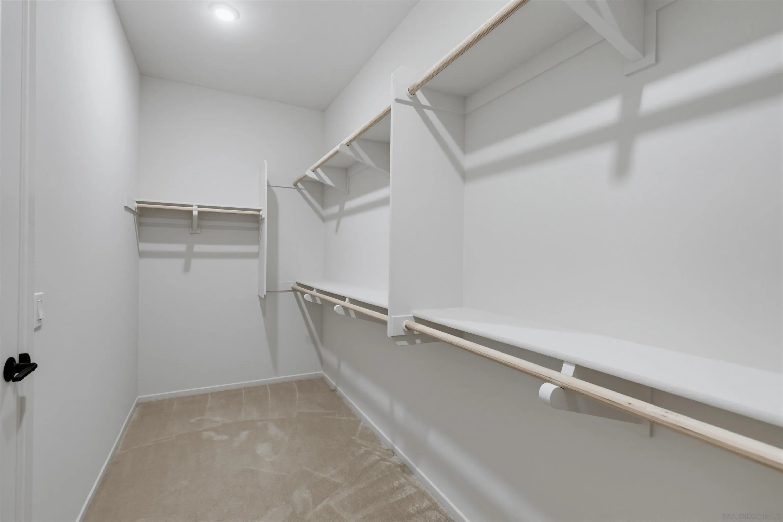 https://cdn.realtyfeed.com/cdn/127/260018132/3b8fecd88f9b80f3d6d3bbd235a97d56.webp
