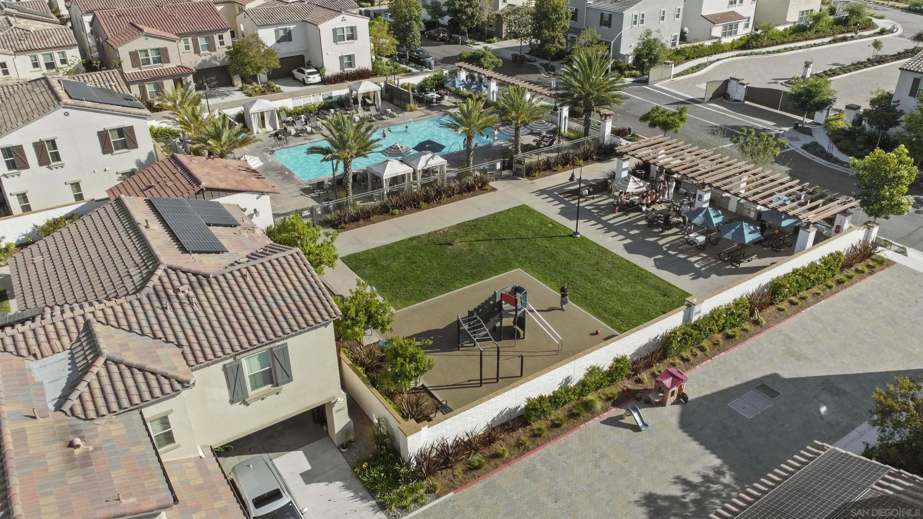 https://cdn.realtyfeed.com/cdn/127/260018132/4e1ee7deabe6c18f7c87c2d0fc0cf9f8.webp