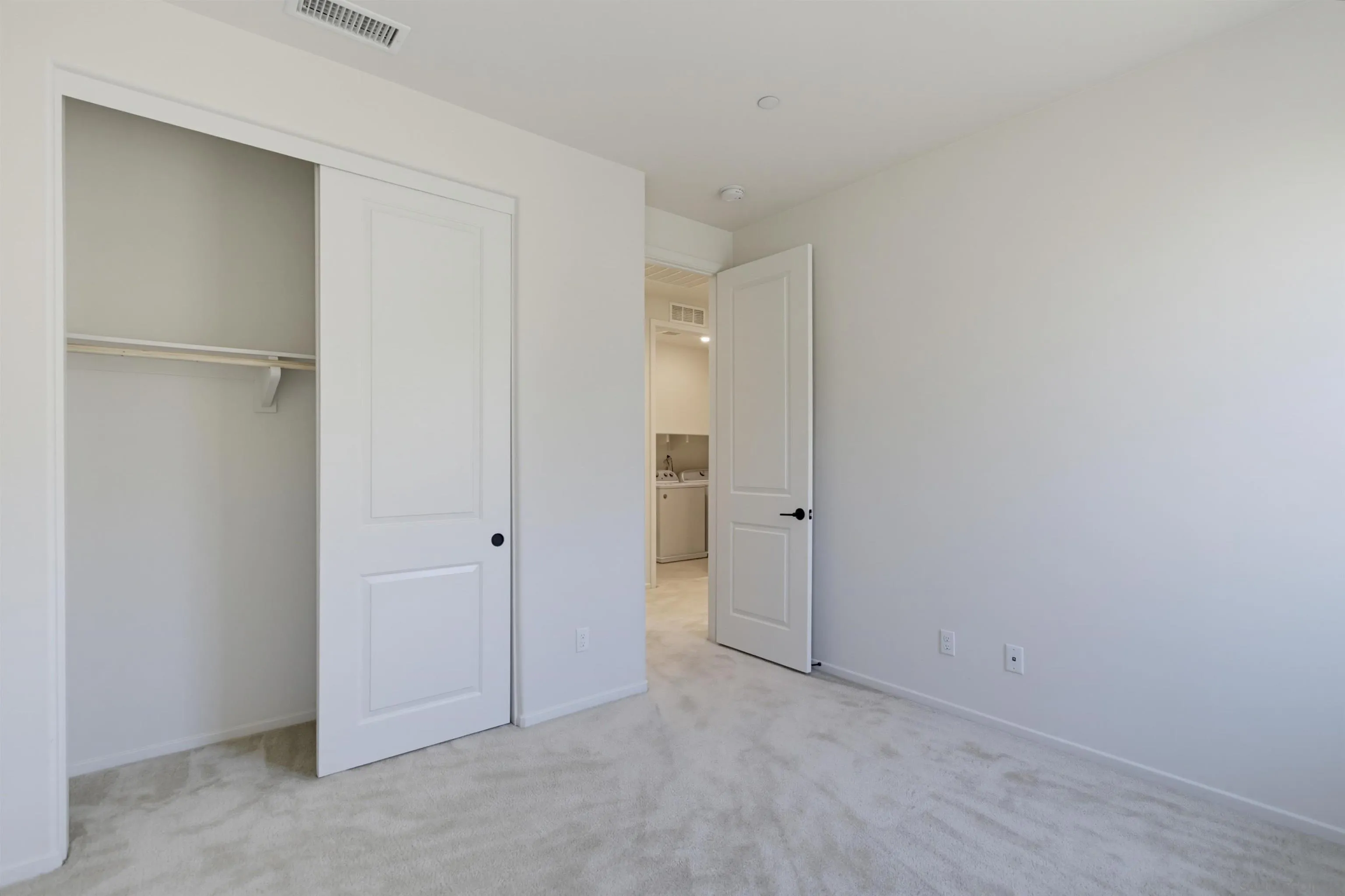 https://cdn.realtyfeed.com/cdn/127/260018132/905830f14708904838096b607d95ceb1.webp