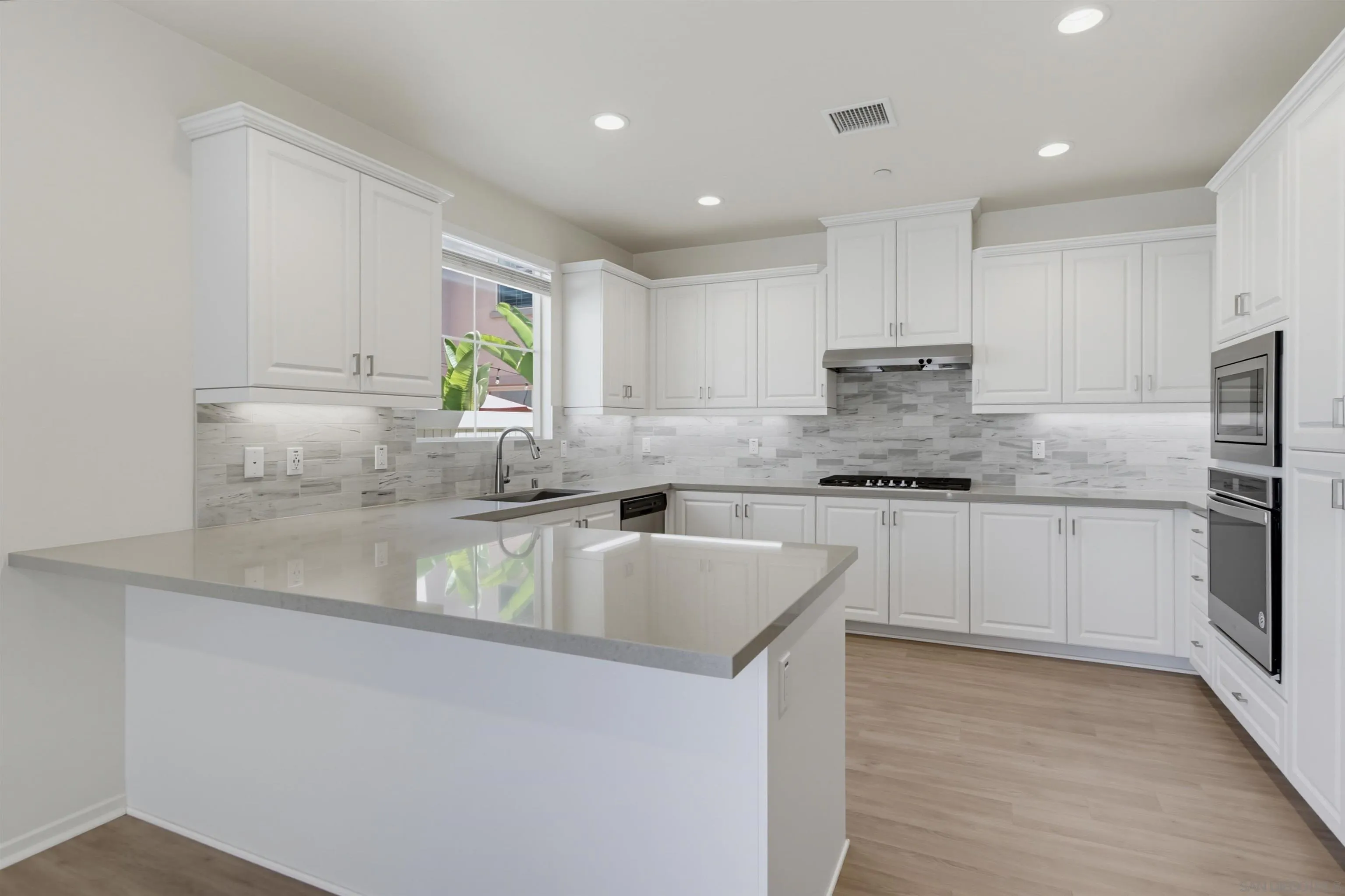 https://cdn.realtyfeed.com/cdn/127/260018132/c3e796dad614bfc64c16a7551a70ba18.webp