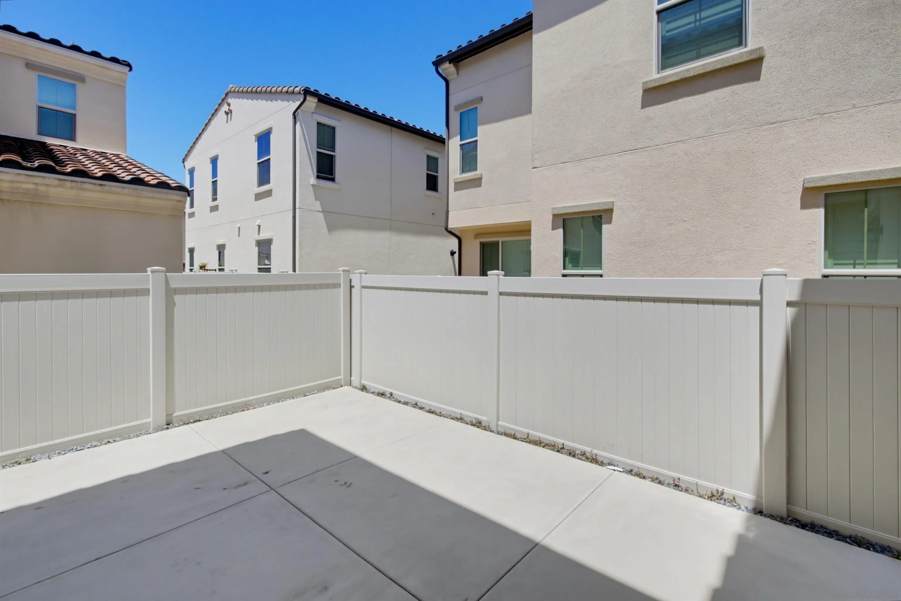 https://cdn.realtyfeed.com/cdn/127/260018132/d24cc2054bf57357dc32a6be6232a99c.webp