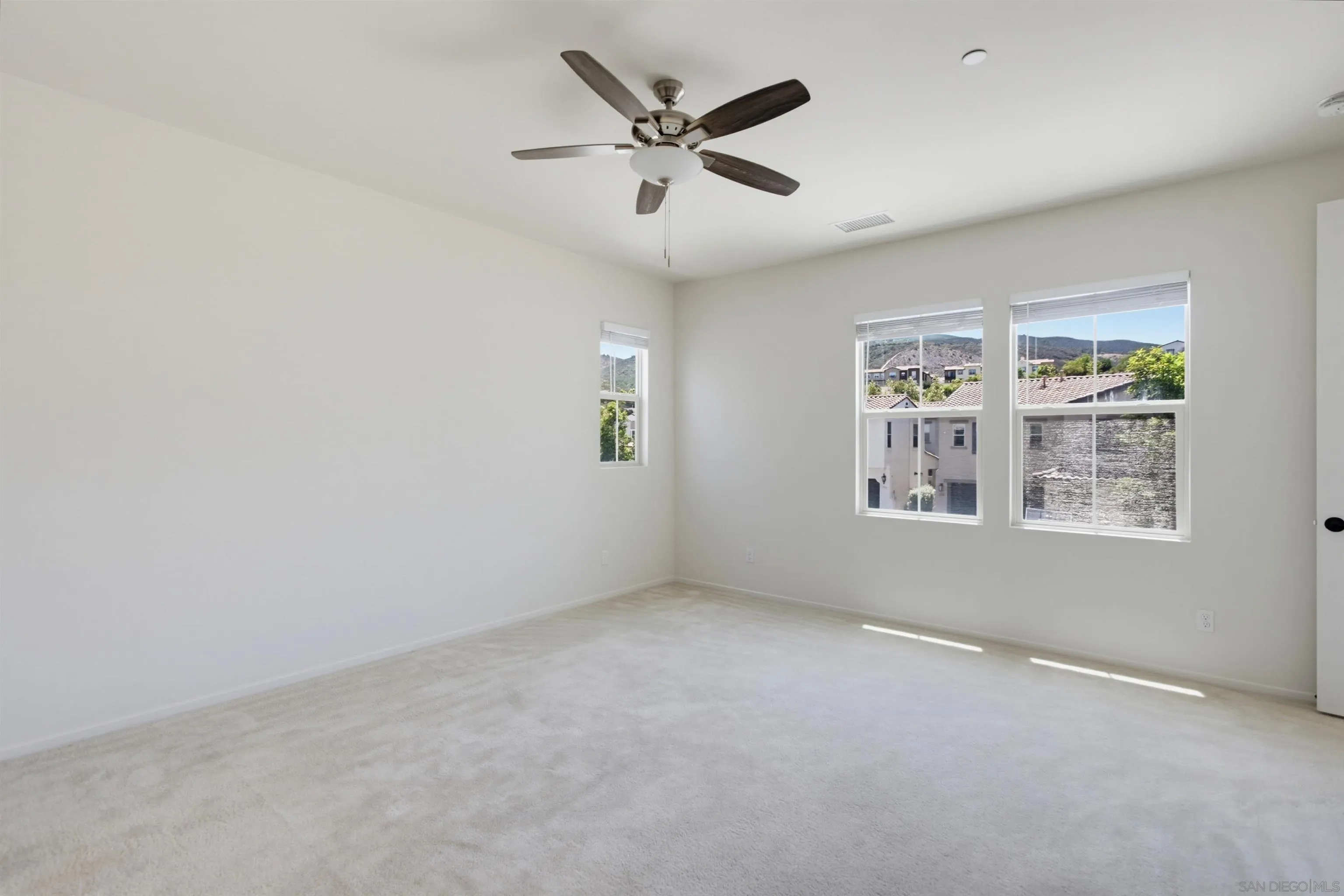 https://cdn.realtyfeed.com/cdn/127/260018132/e6a240e8f861b63e214a0c4757b56a13.webp