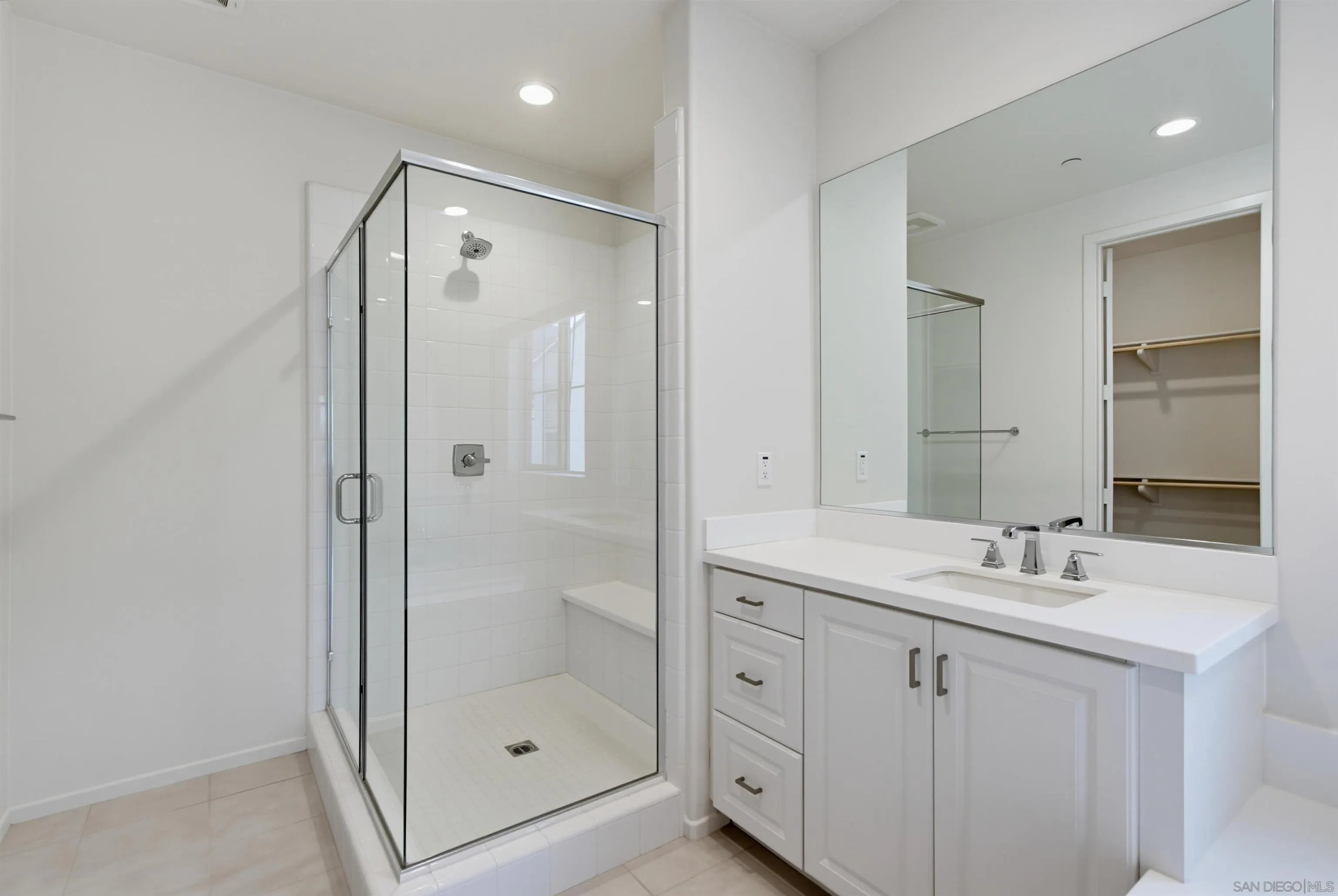 https://cdn.realtyfeed.com/cdn/127/260018132/f747062fdab8724e66ae64a7437a054a.webp