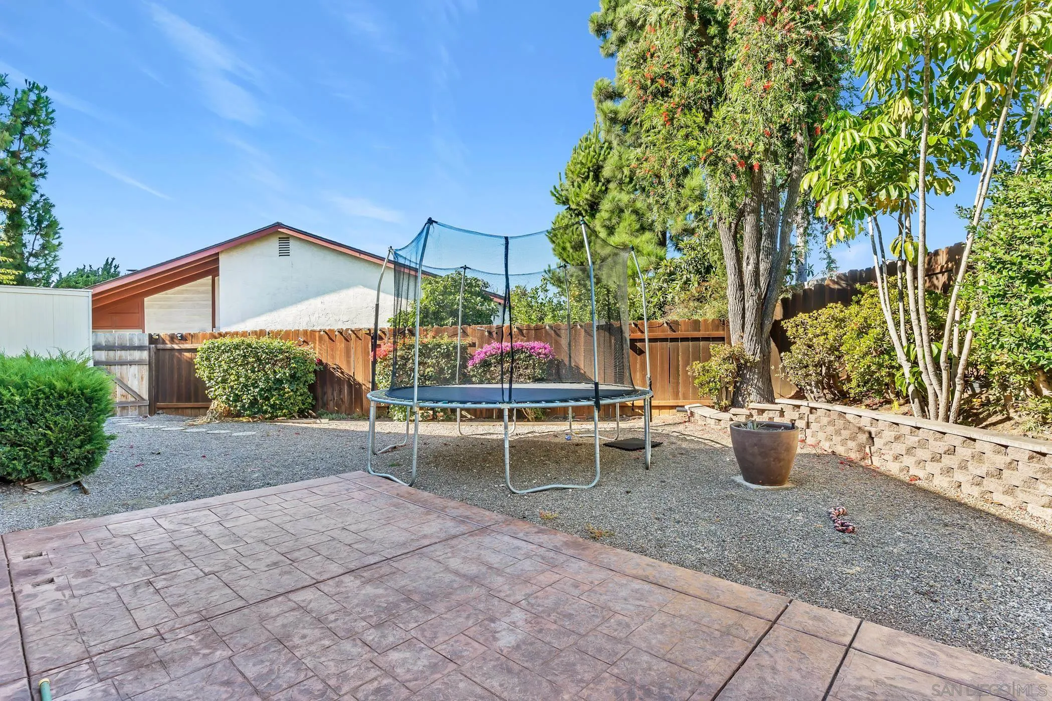 https://cdn.realtyfeed.com/cdn/127/260018134/4c423b33f92c27379a32fd481f8615b4.webp