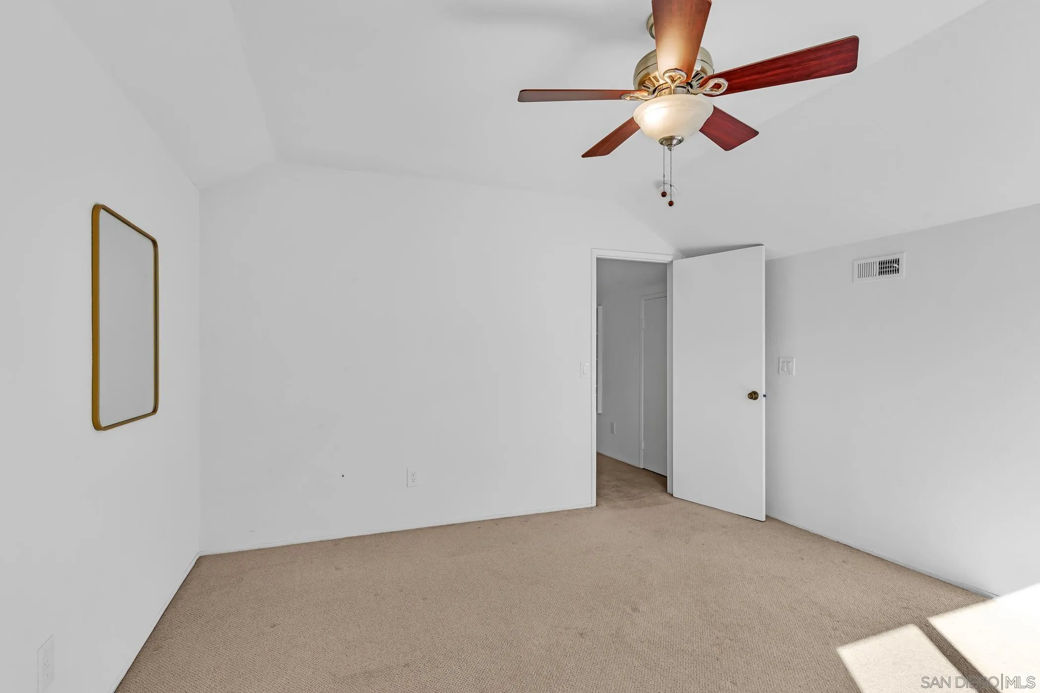 https://cdn.realtyfeed.com/cdn/127/260018134/823a44be19253d4e7ae668731869aba6.webp