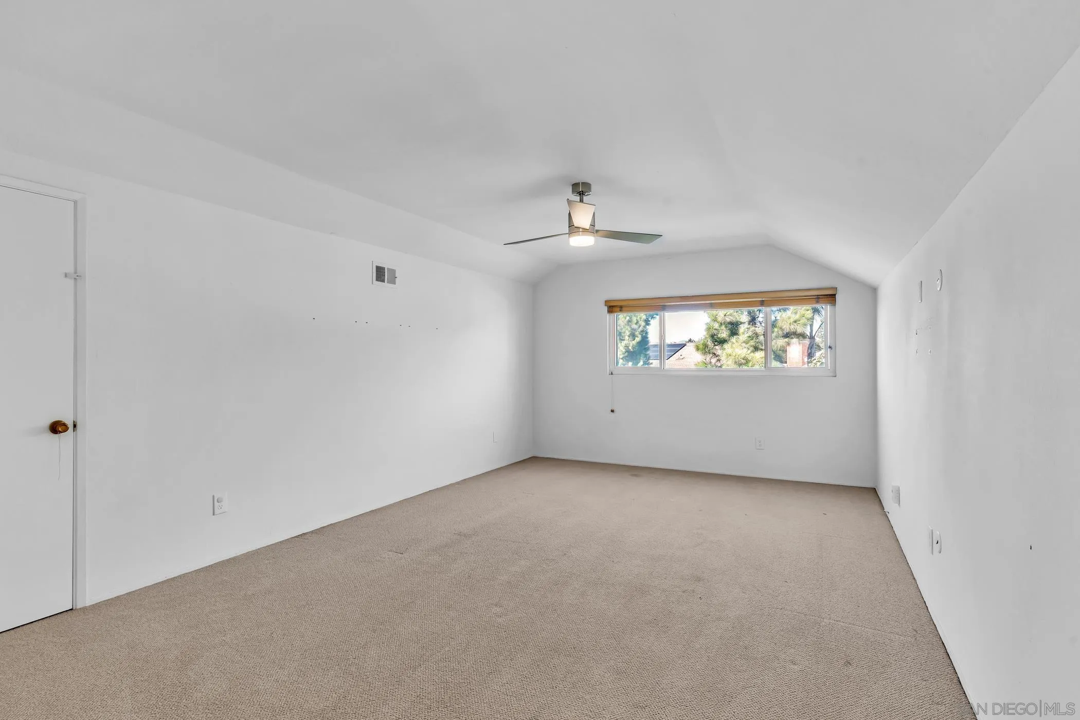 https://cdn.realtyfeed.com/cdn/127/260018134/88b63a291705a31833eb68c43619ca6c.webp