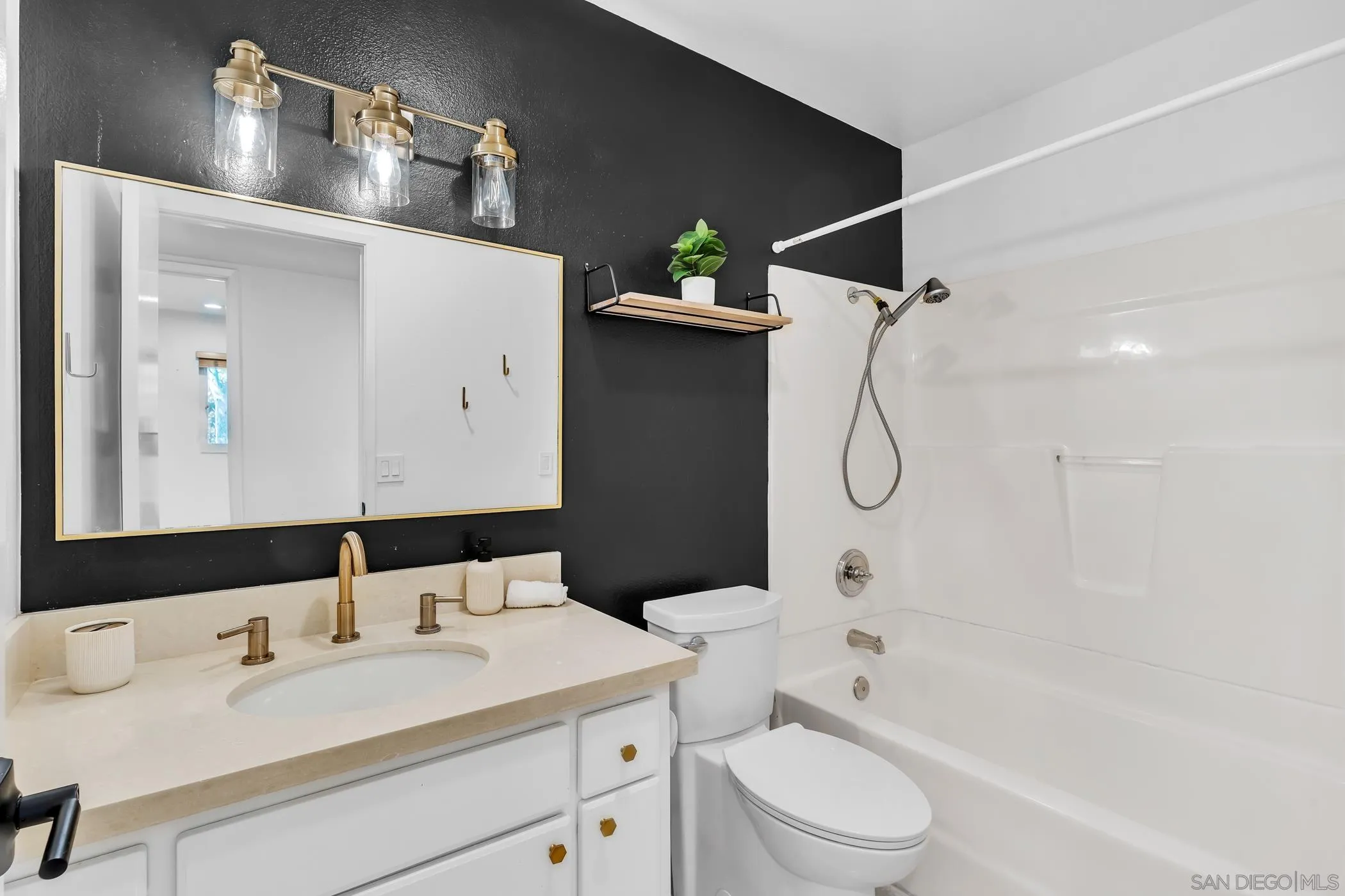 https://cdn.realtyfeed.com/cdn/127/260018134/afe655ec71ceeeb785298f2151d830dc.webp