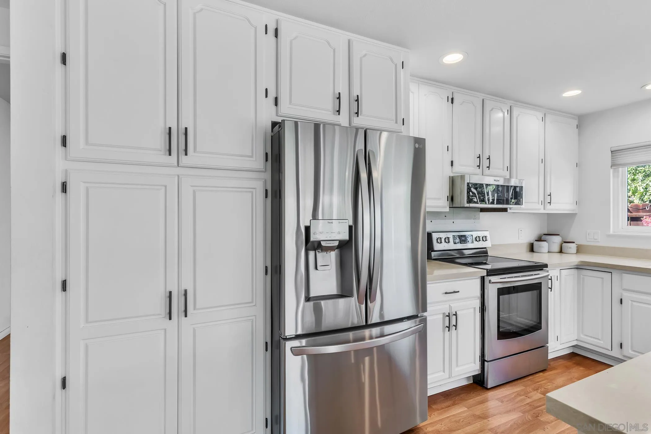 https://cdn.realtyfeed.com/cdn/127/260018134/b3fd8b44d08acb3a1d1d2eaf82177a17.webp