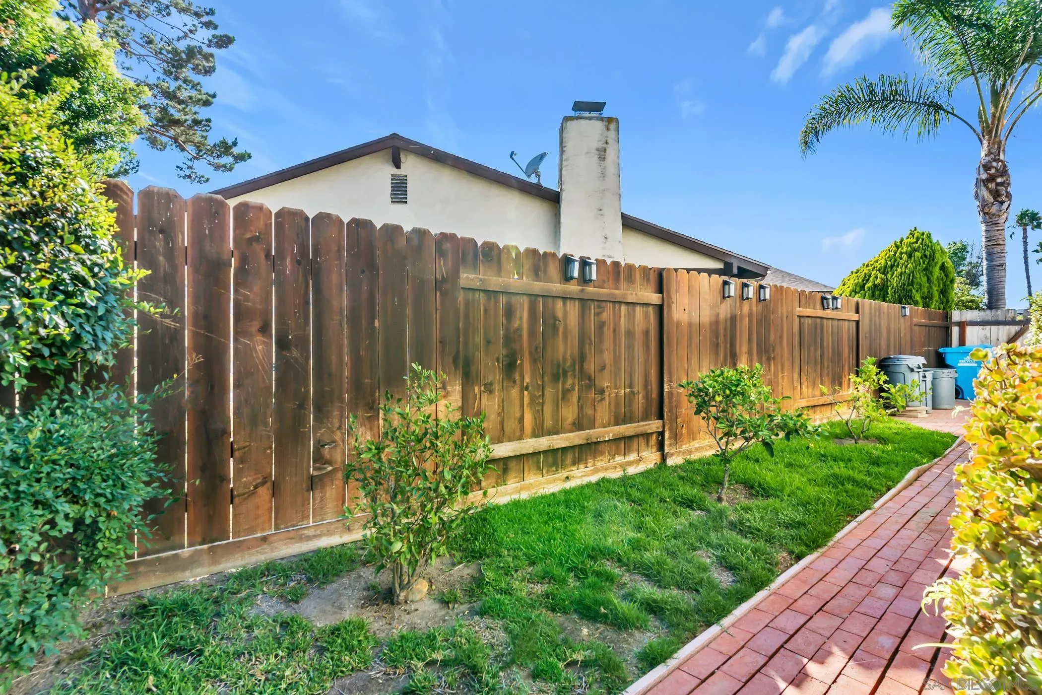https://cdn.realtyfeed.com/cdn/127/260018134/ea0e18faee0df329602d842019f3dad2.webp