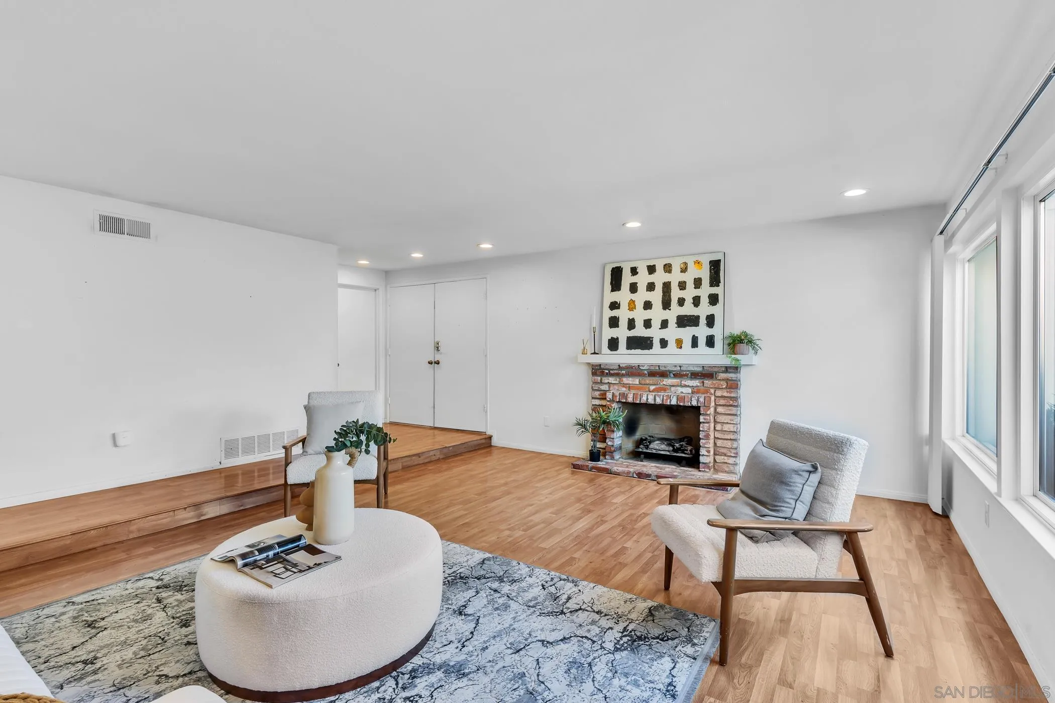 https://cdn.realtyfeed.com/cdn/127/260018134/ec11ae14ed2cecf1731f61556100d2ca.webp